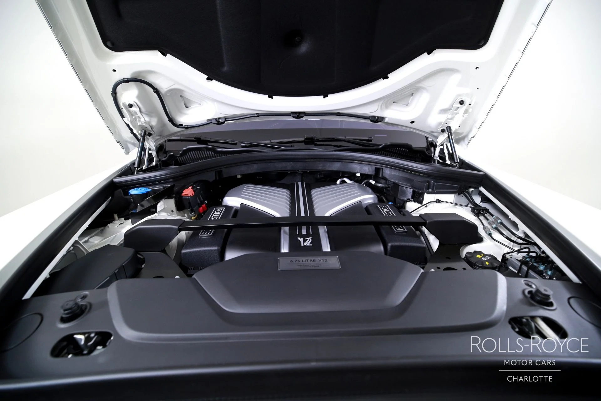 mph037_1492949372_Used_2026_Rolls_Royce_Cullinan_1759509260_f458692665