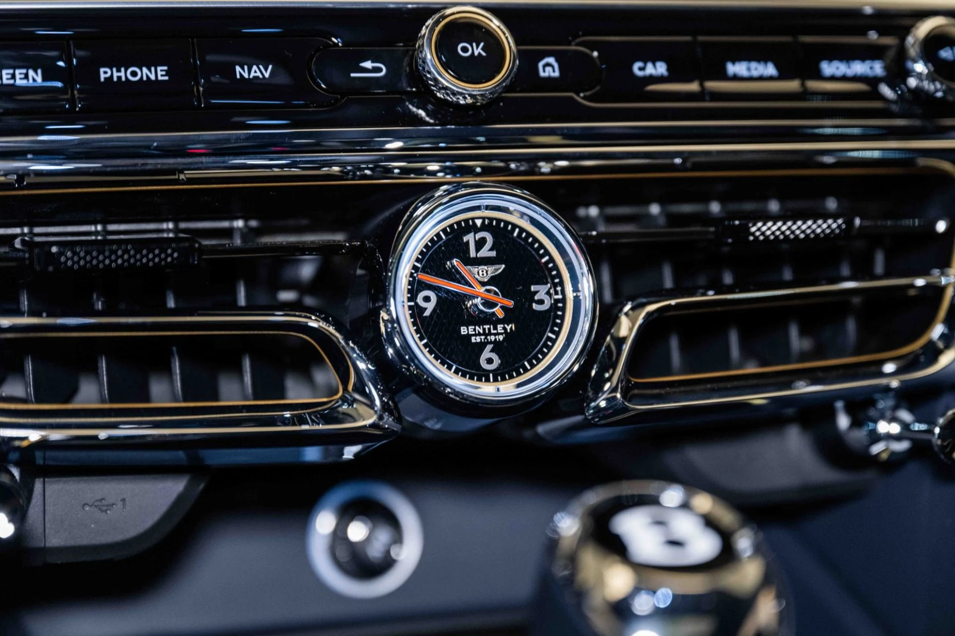 mph037_1496605984_Used_2024_Bentley_Flying_Spur_Edition_8_1721508195_2da6aae70a