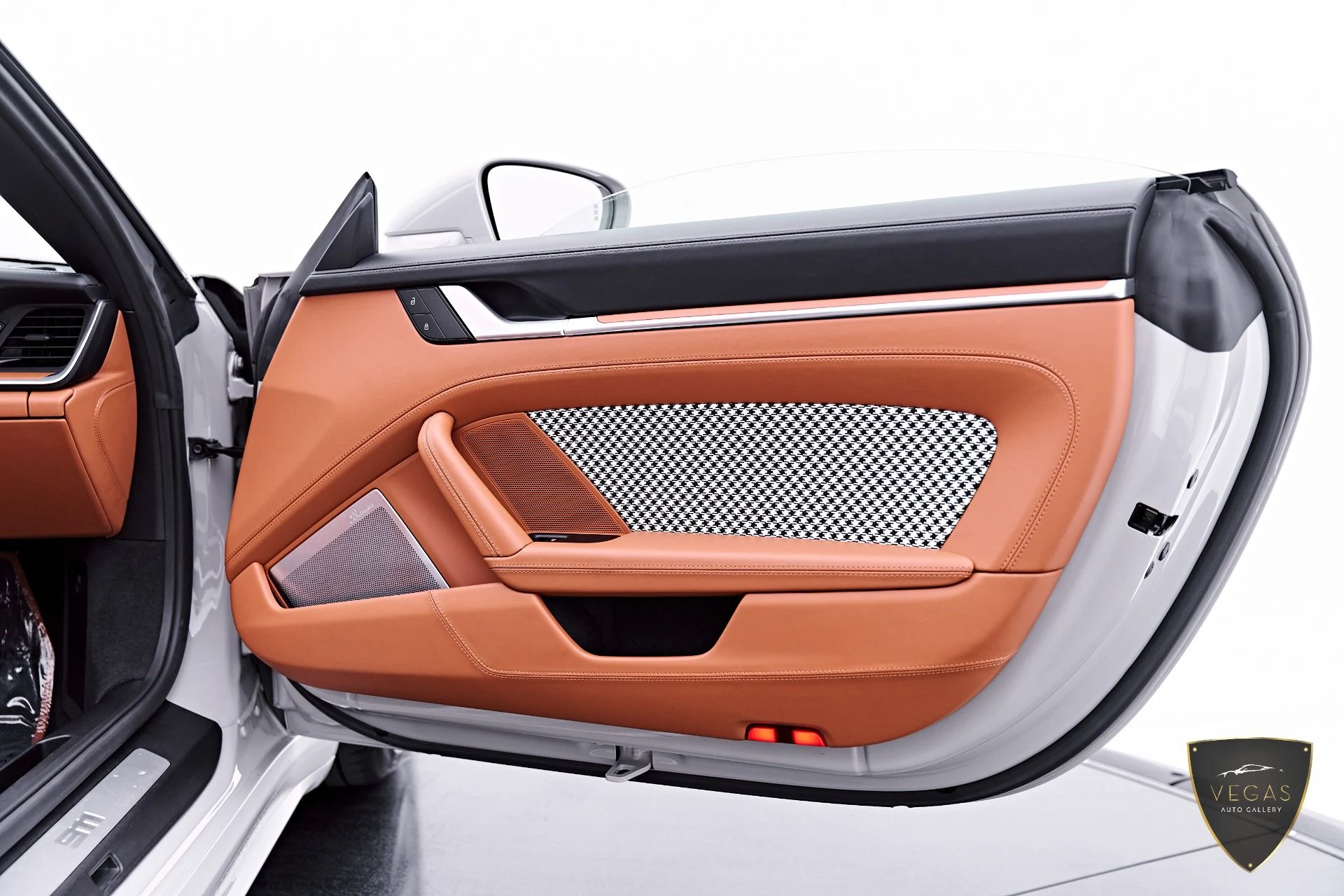 mph037_150341000_Used_2024_Porsche_911_Turbo_S_1782351422_a3c28cbaa3