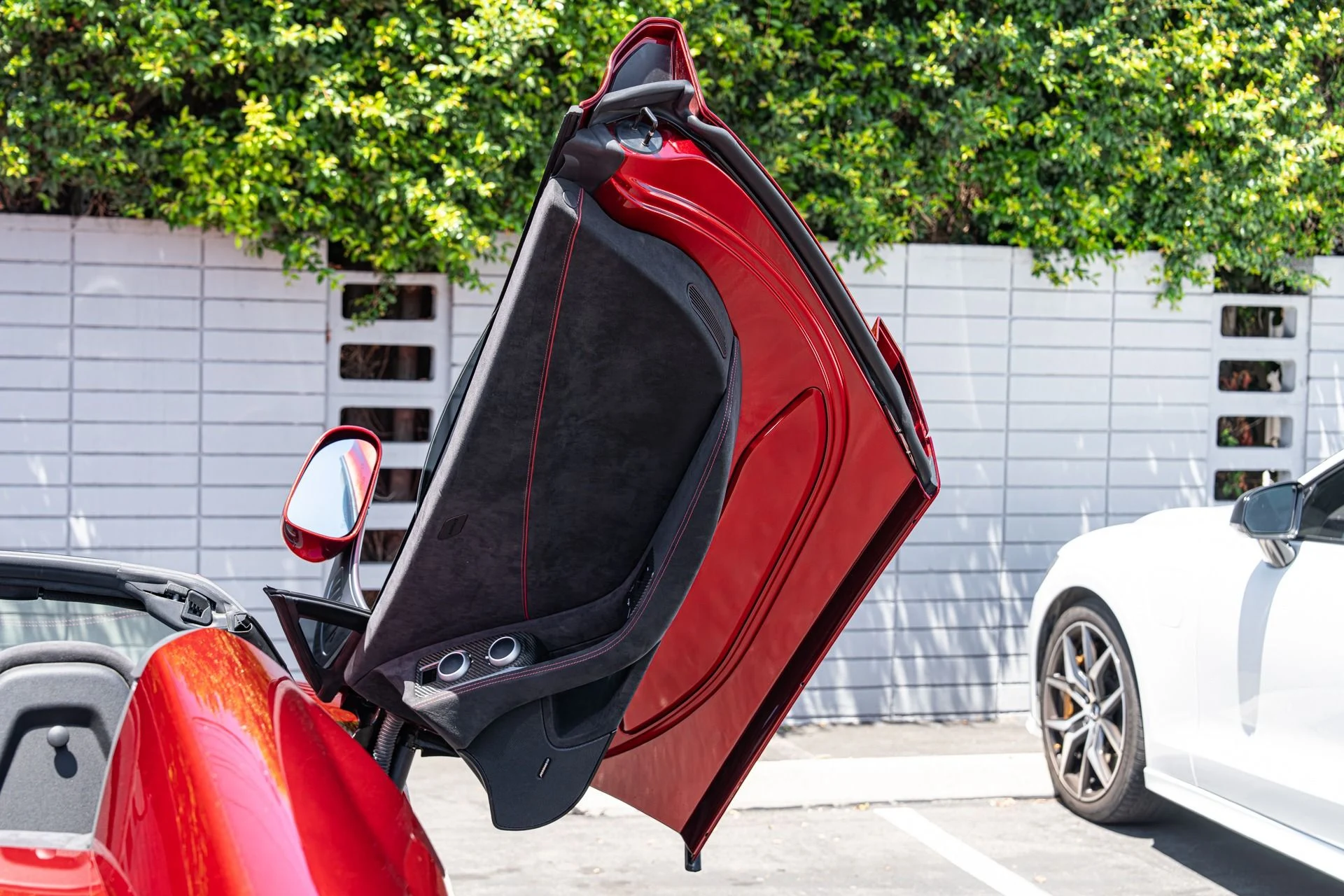 mph037_1509875409_Used_2015_Mc_Laren_650_S_Spider_1754071760_72a3399798