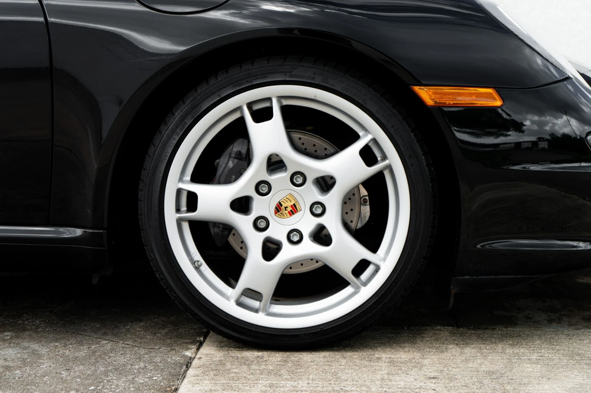 mph037_1514716856_Used_2007_Porsche_911_Carrera_1781041528_51f70162e2