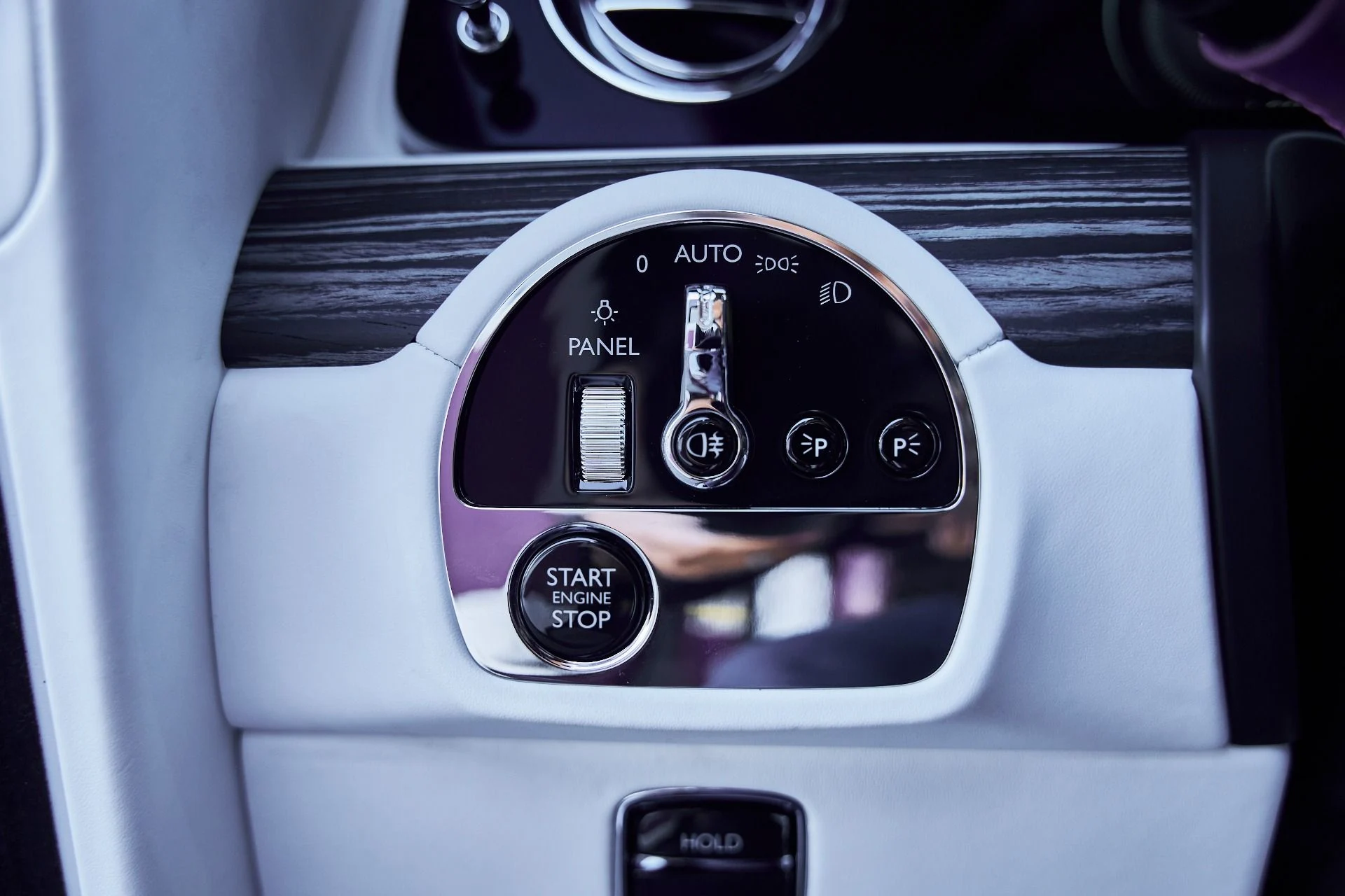 mph037_1515997958_Used_2024_Rolls_Royce_Spectre_Base_1771724483_029c3f4aa2