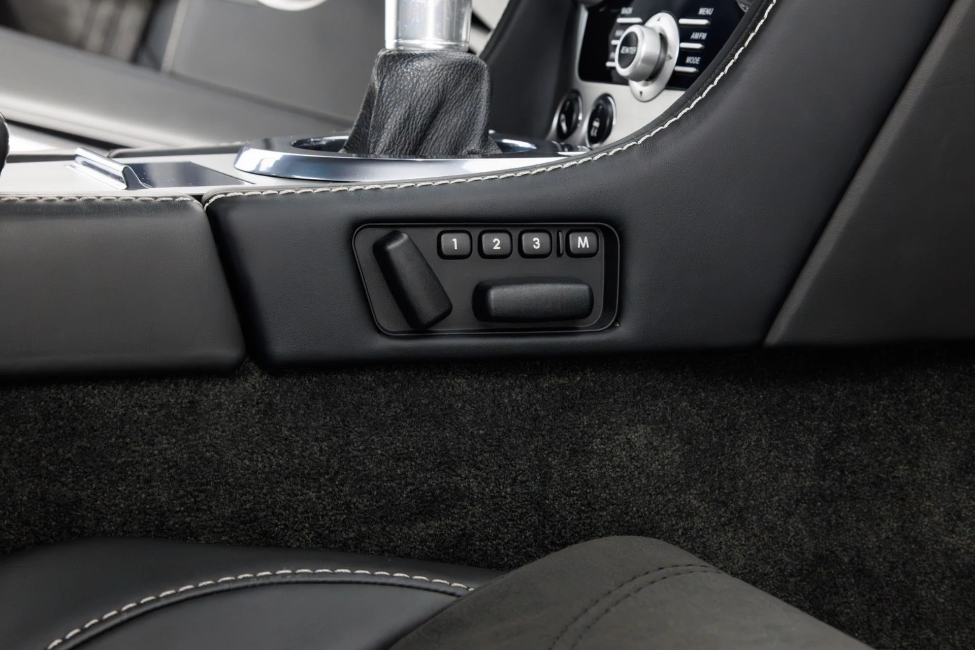 mph037_1520472114_Used_2009_Aston_Martin_DBS_1778627770_a129889581