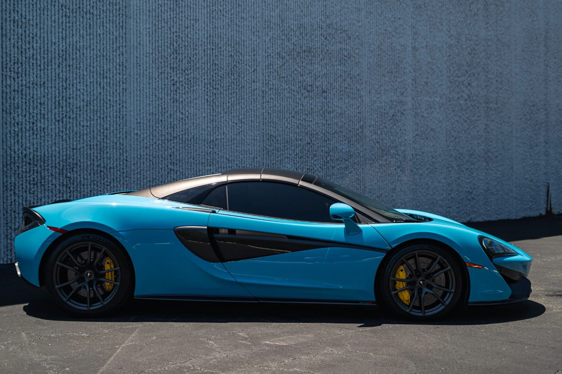 mph037_1526737740_Used_2019_Mc_Laren_570_S_Spider_1781728505_ee3bfab3c0