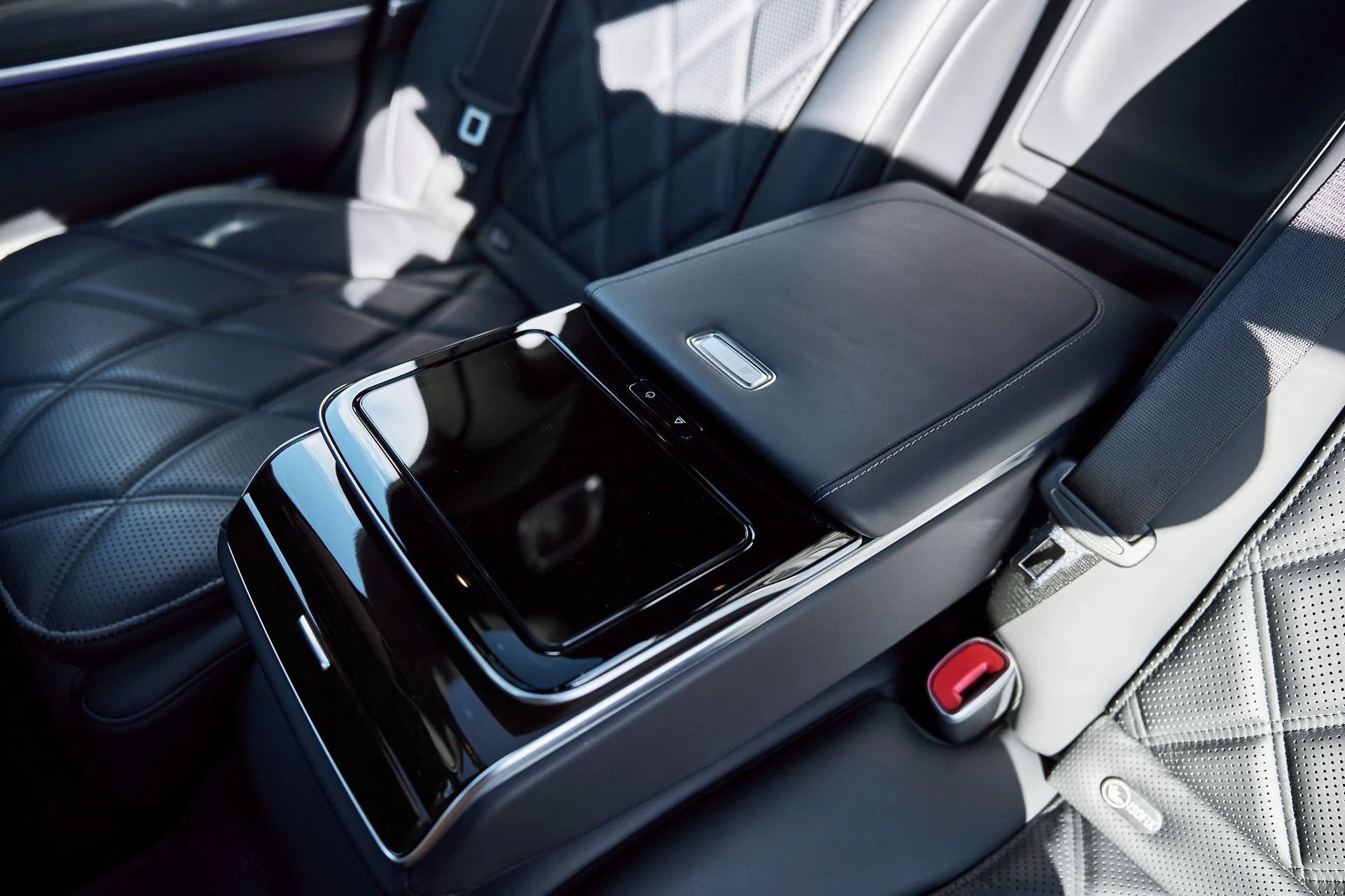 mph037_1529468933_Used_2025_Mercedes_Benz_S_Class_Maybach_S_580_1769305316_7470f1859d