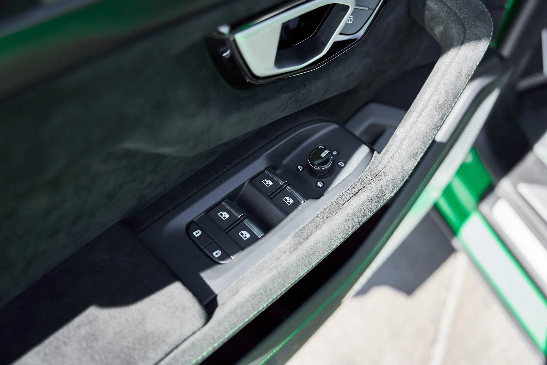 mph037_1529784081_Used_2024_Lamborghini_Urus_Performante_1770171864_24aa69817c