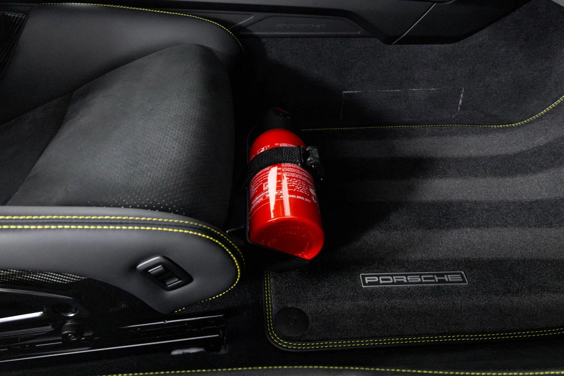 mph037_1545274056_Used_2025_Porsche_911_GT_3_RS_1763053572_d5c60483d1