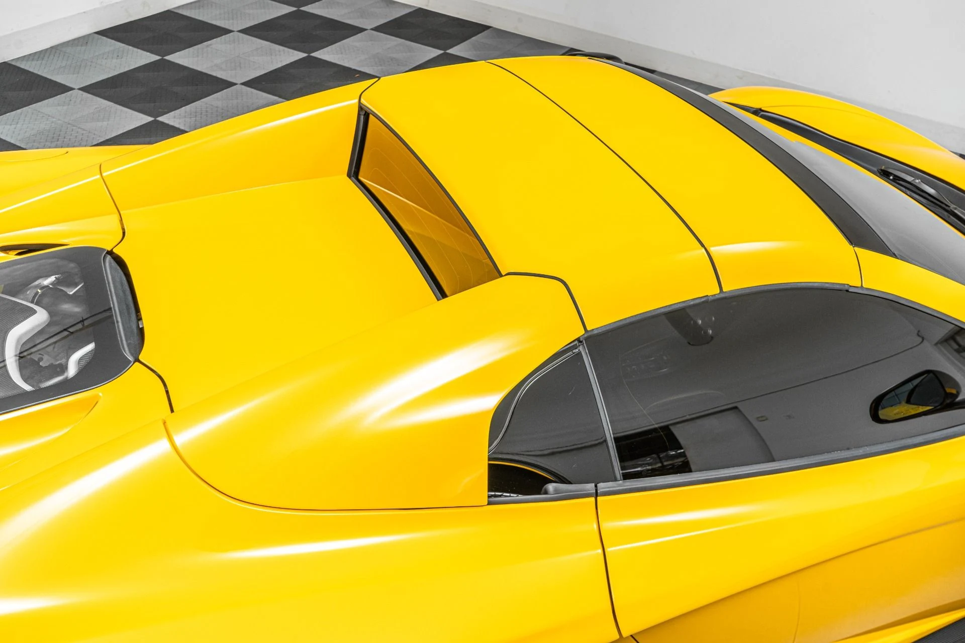 mph037_1550873192_Used_2015_Mc_Laren_650_S_Spyder_1790194559_ffc2cdf537