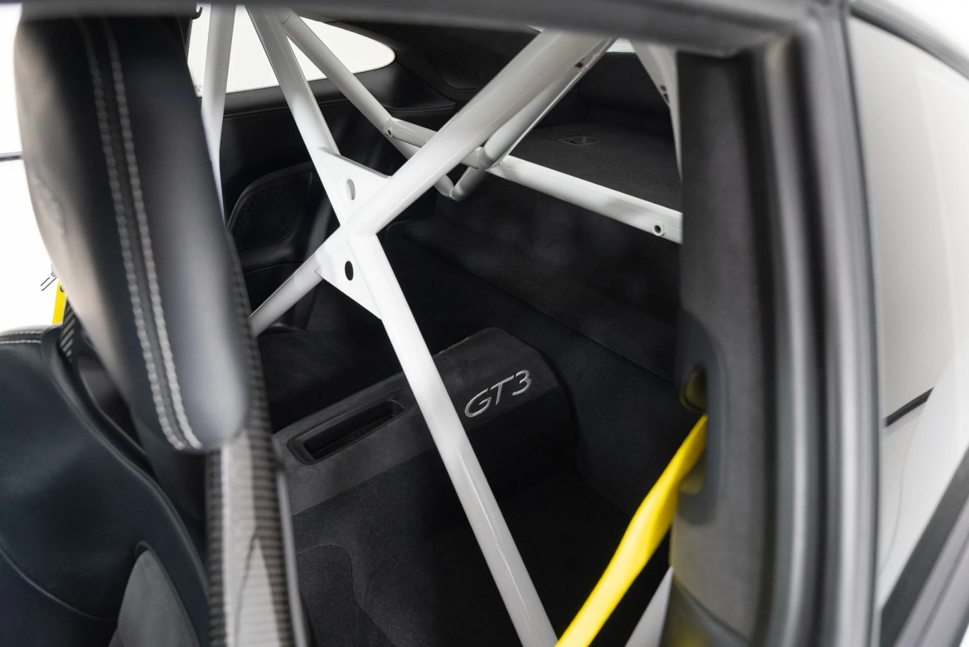 mph037_1551024801_Used_2015_Porsche_911_GT_3_1755021440_77009a1d12