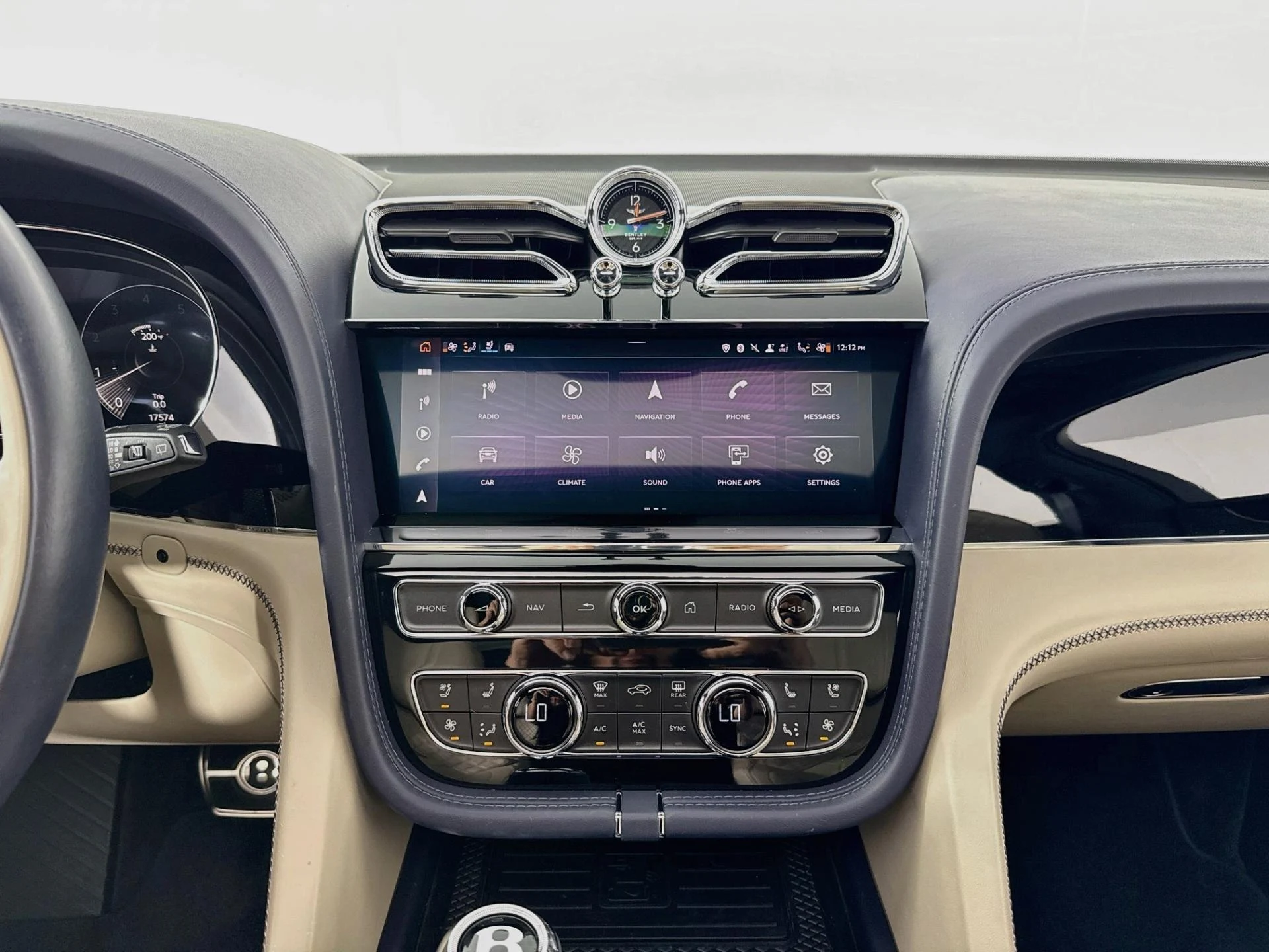 mph037_1555462129_Used_2023_Bentley_Bentayga_Azure_V8_1789145826_cc7a00bcda