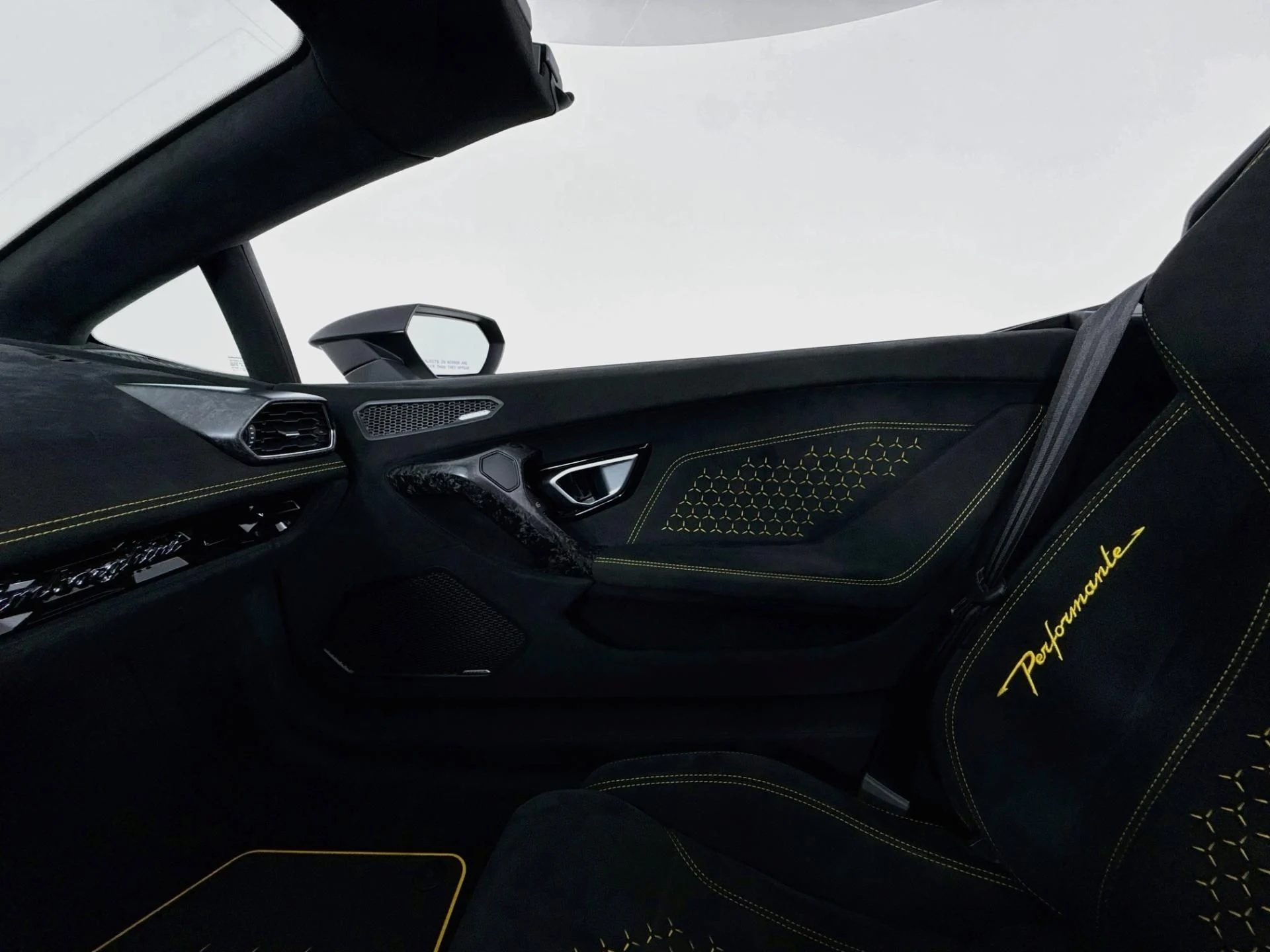 mph037_1567468629_Used_2019_Lamborghini_Huracan_Performante_Spyder_1793134362_f8e55057bf
