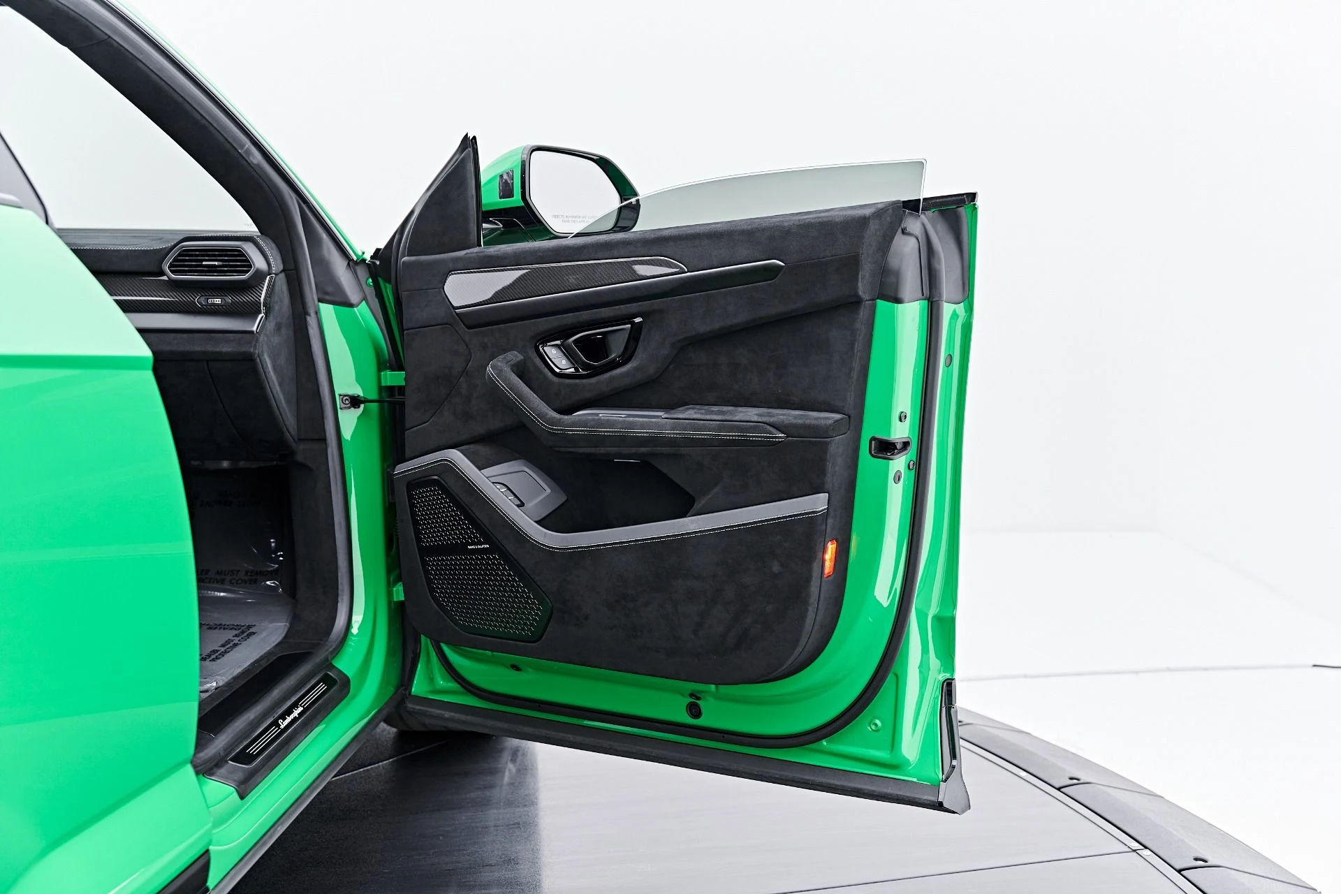 mph037_1567518317_Used_2023_Lamborghini_Urus_Performante_1788571169_1c0f7d967c