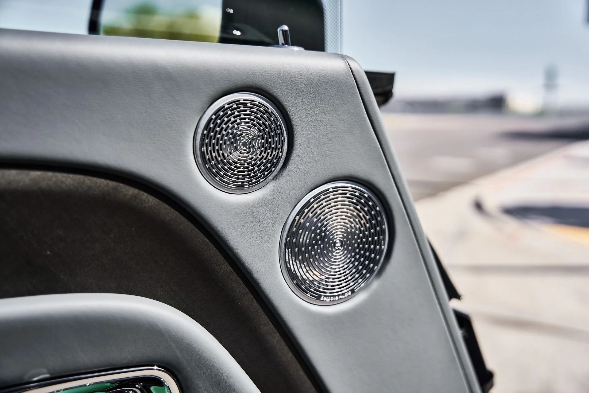 mph037_1571325144_Used_2024_Rolls_Royce_Spectre_Mansory_1776840076_d1b5ab9485