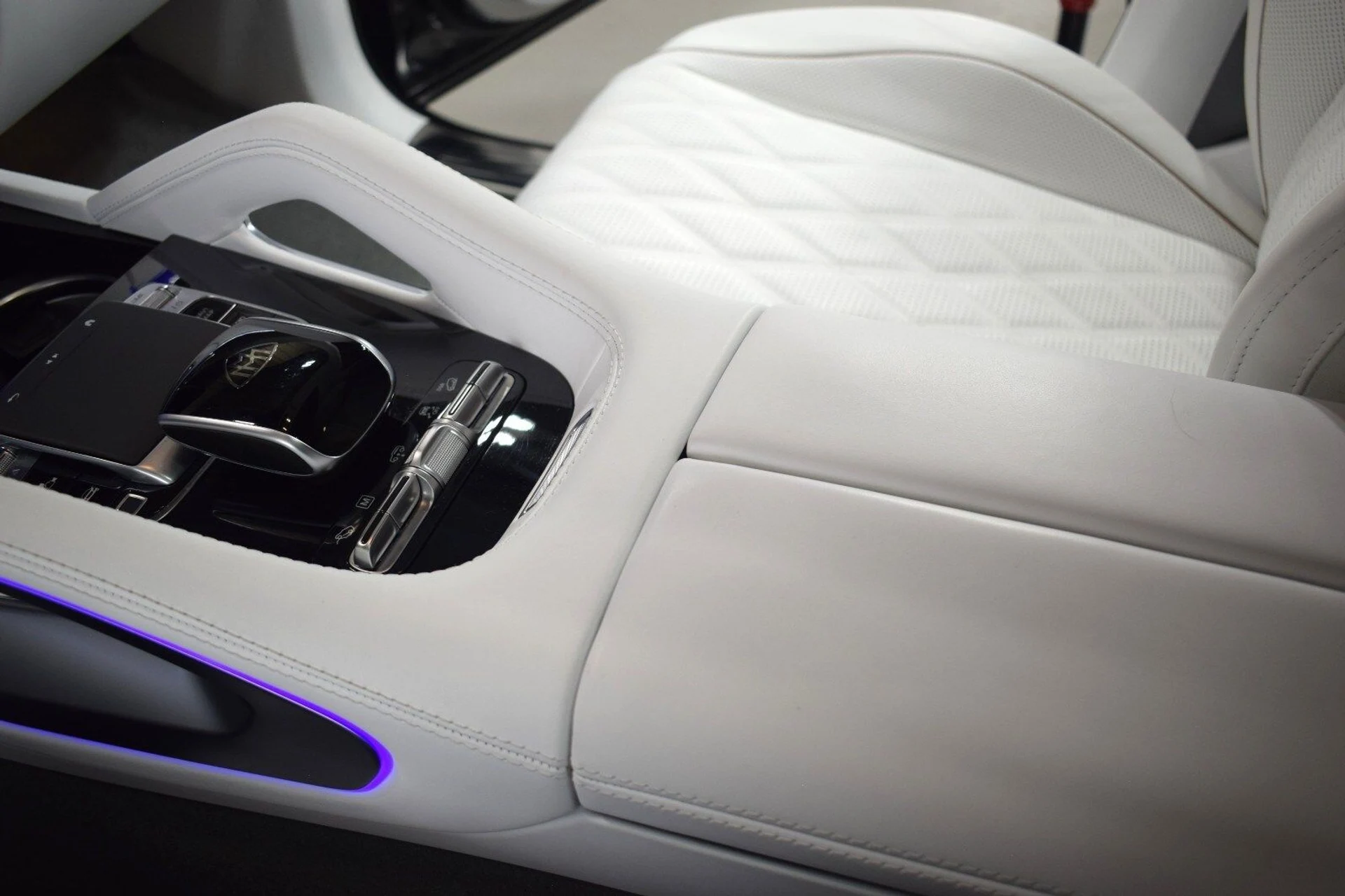 mph037_1573504683_775f4292c790a84aeddfe980fbedc8f3x_9748abebaa