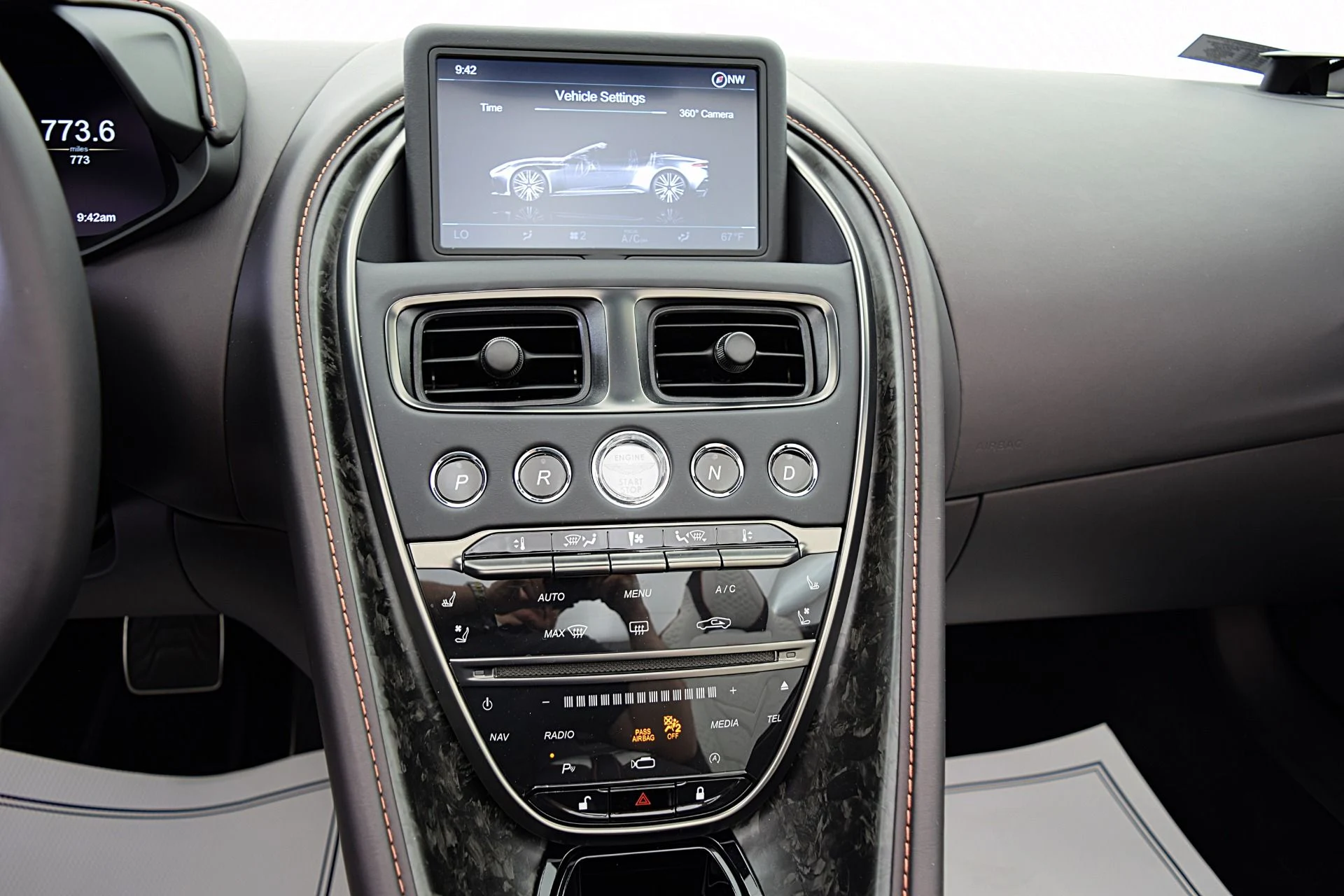 mph037_1573802708_Used_2023_Aston_Martin_DBS_Volante_c1da2110f8