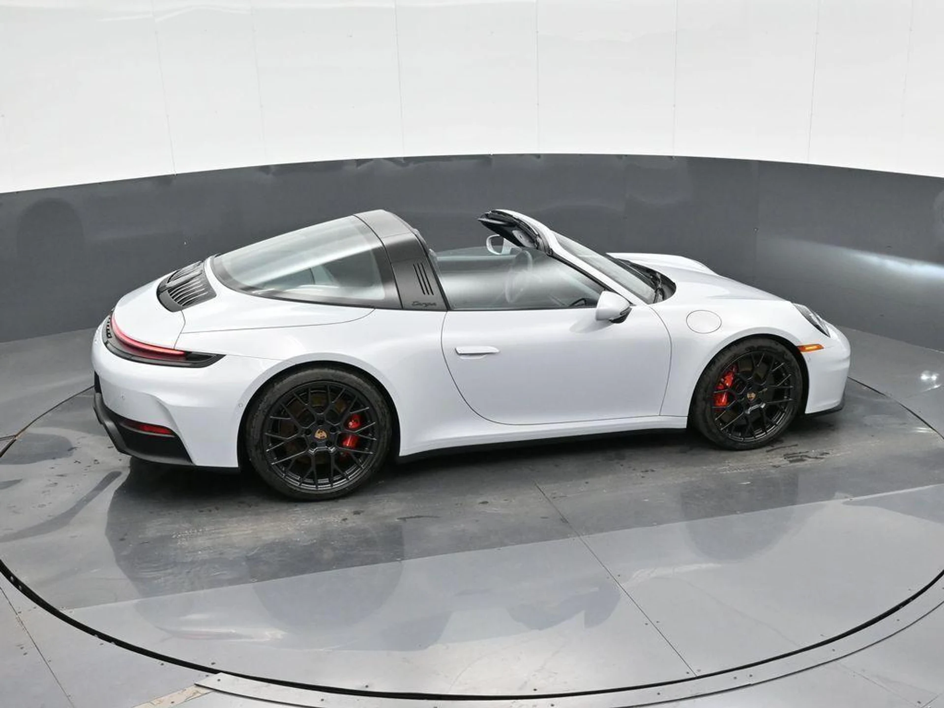 mph037_1575137789_RYVZ_9g_Jw0_A8vt5_Emu_Z_Zuy_L_Hnp_BQ_0d65f46667