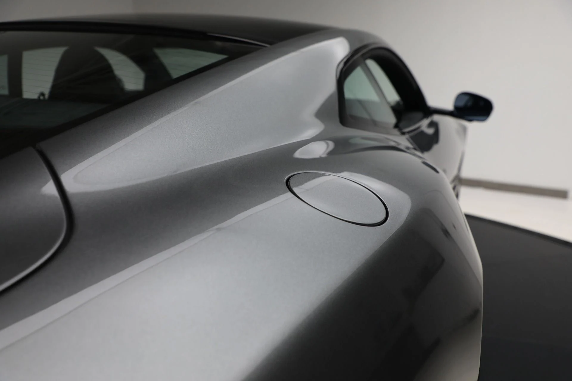 mph037_157605437_New_2025_Aston_Martin_Vanquish_73e9fcf183
