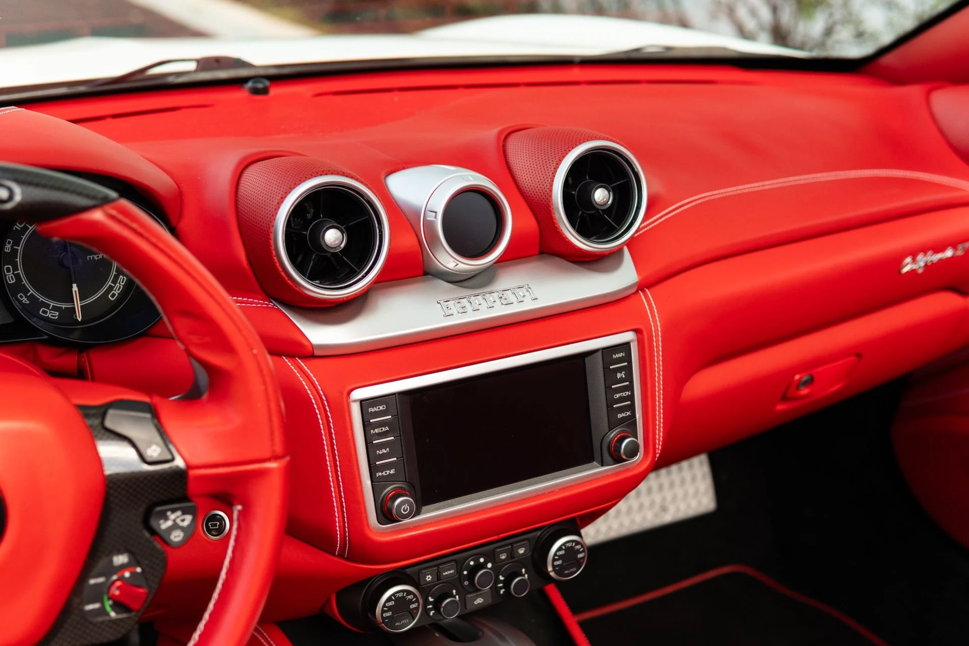 mph037_1599852584_Used_2017_Ferrari_California_T_1767901173_eba4d6fb25