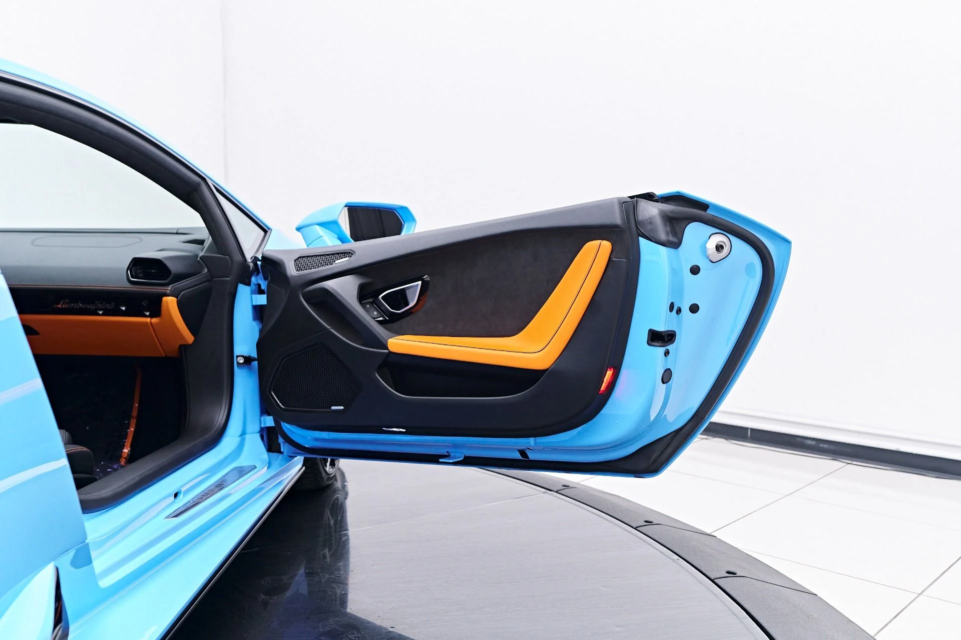 mph037_1612606699_Used_2022_Lamborghini_Huracan_EVO_Base_1755812444_0df508c825