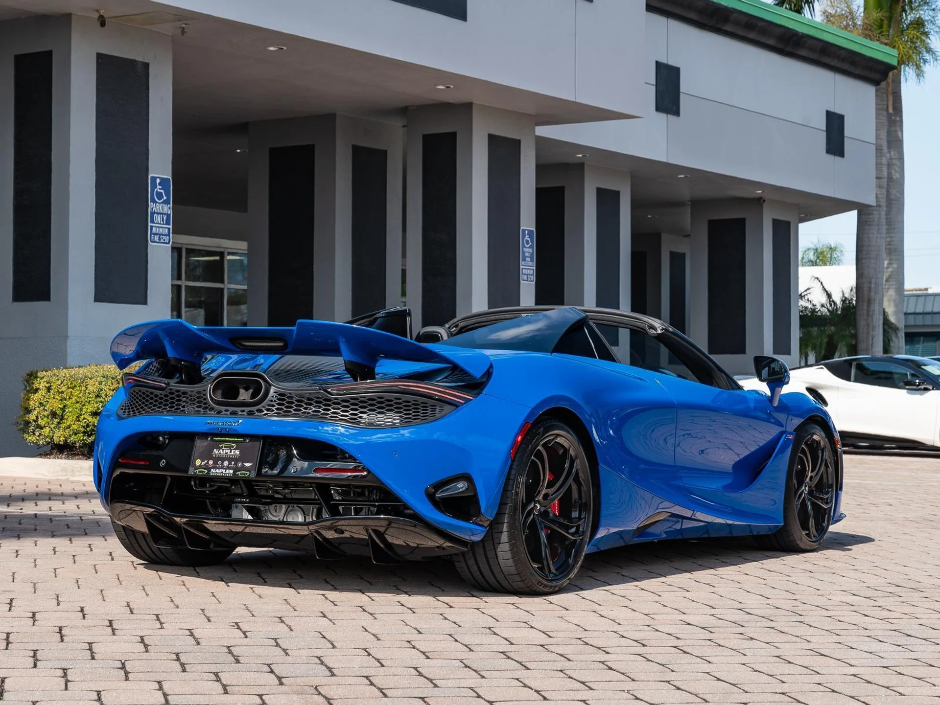 mph037_1614300234_Used_2024_Mc_Laren_750_S_Spider_1774886719_f1ec49eada