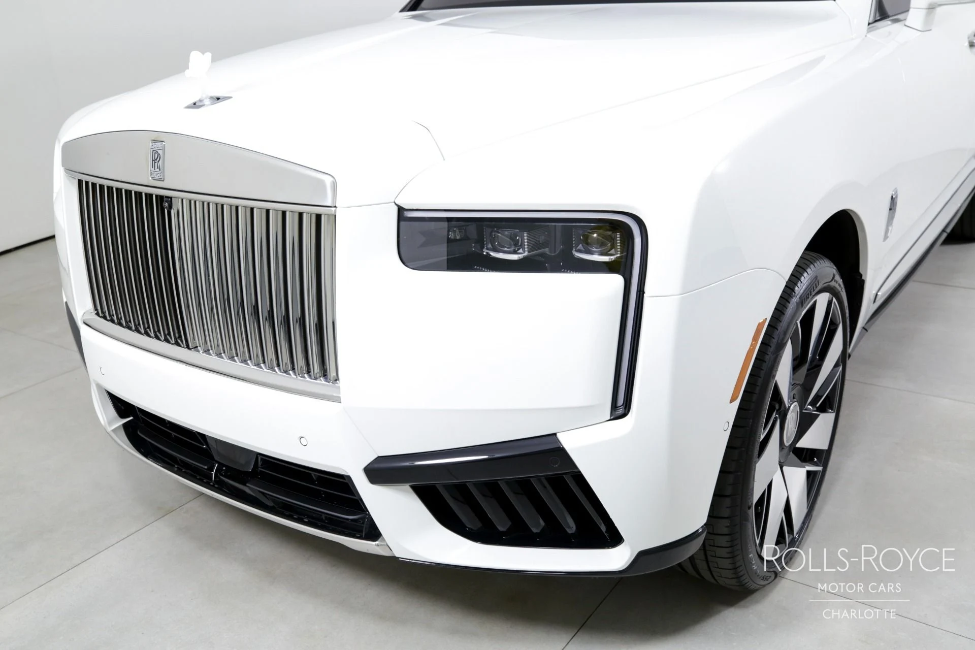 mph037_1616036887_Used_2025_Rolls_Royce_Cullinan_1745265195_35c4897f46