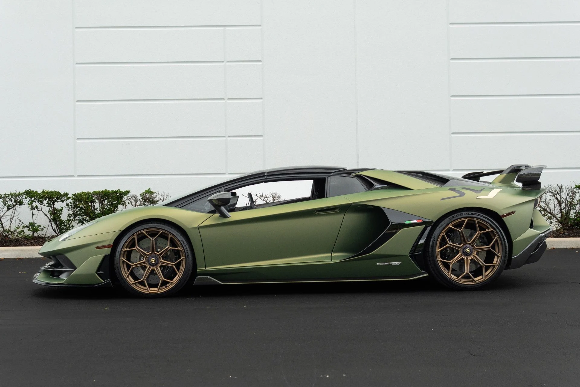 mph037_162635118_Used_2021_Lamborghini_Aventador_LP_770_4_SVJ_Roadster_1773716701_5e95da55ee