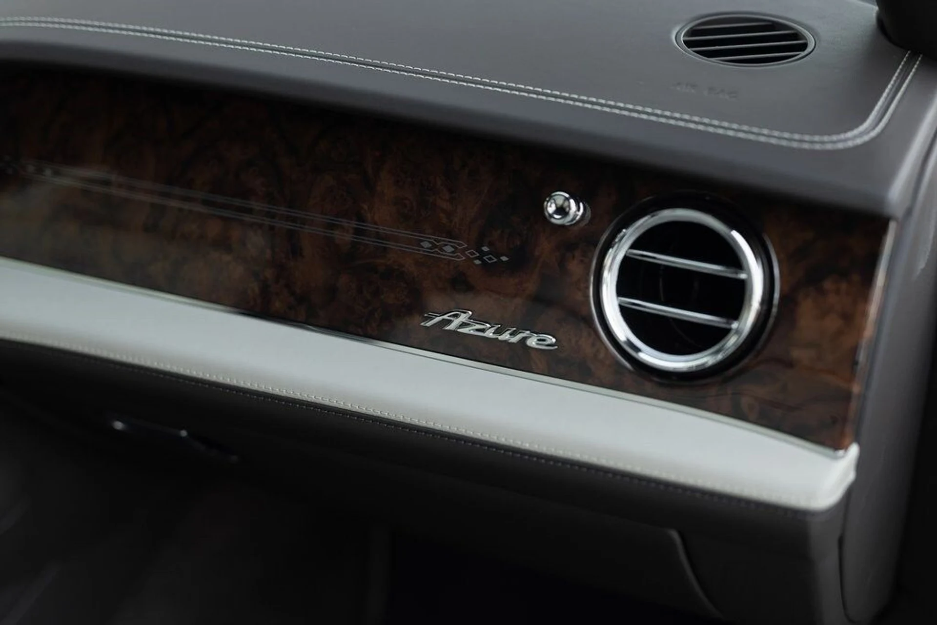 mph037_163161966_4c63b3fa9f65cb11760885a632b0b122x_a1fd7bd0b2