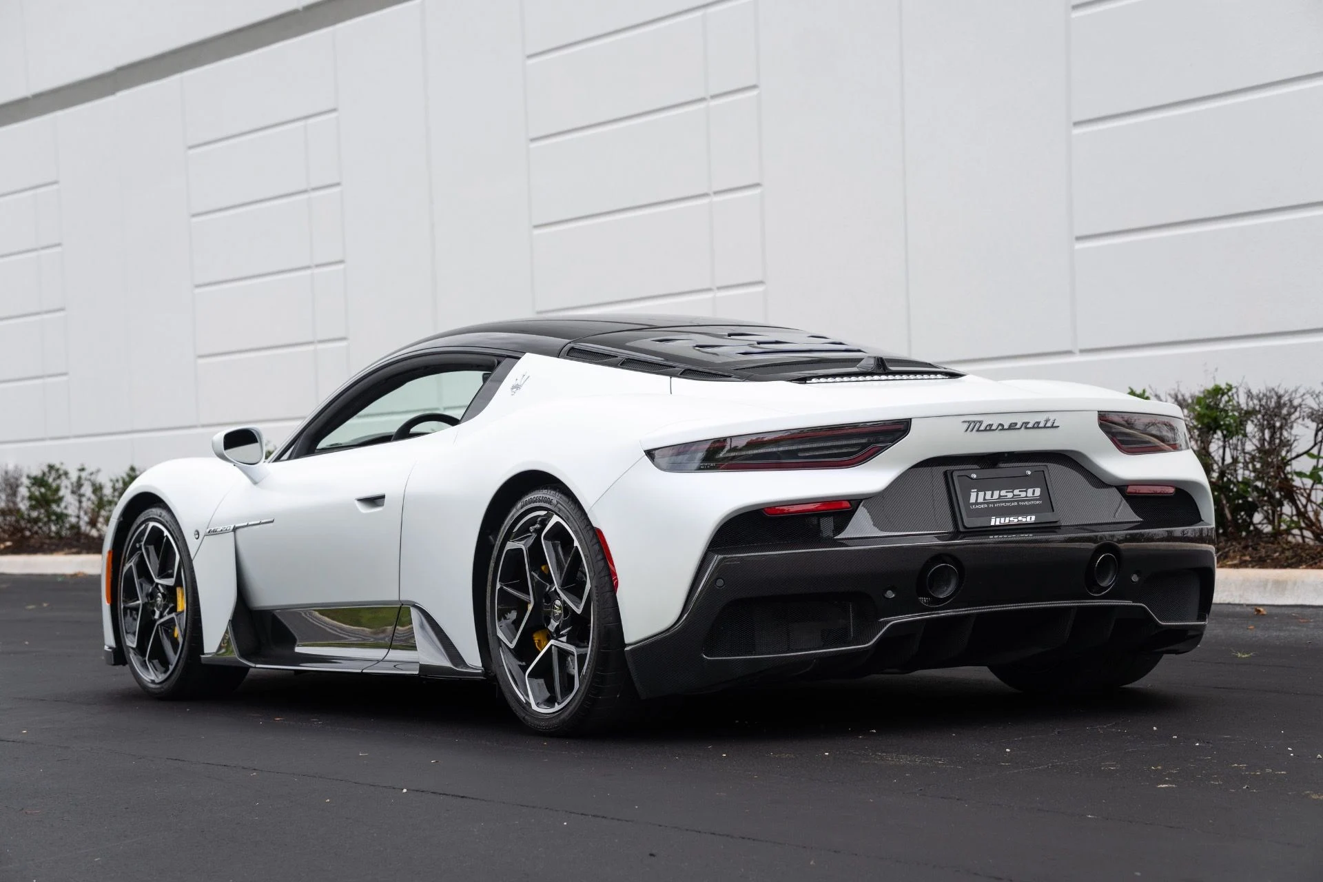 mph037_1641032879_Used_2022_Maserati_MC_20_1777083905_5d56d11c87