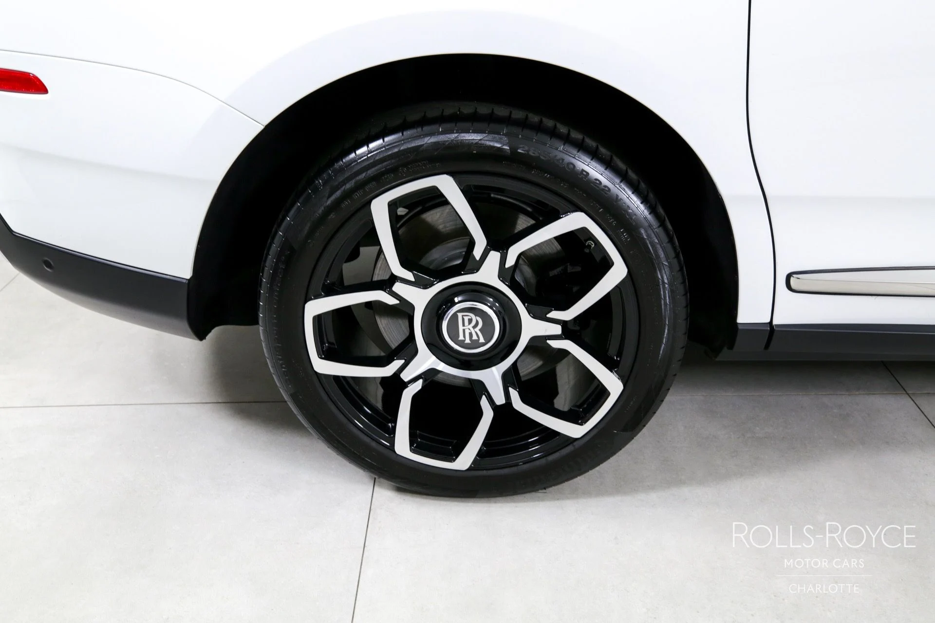 mph037_1645542551_Used_2020_Rolls_Royce_Cullinan_1729535260_f143f86622