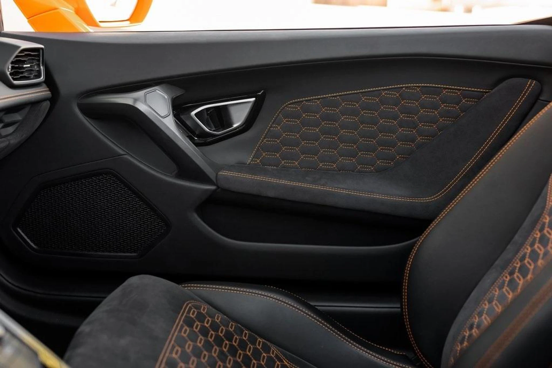 mph037_1652852722_Used_2018_LAMBORGHINI_HURACAN_LP_580_2_S_1695438498_697d8045b4