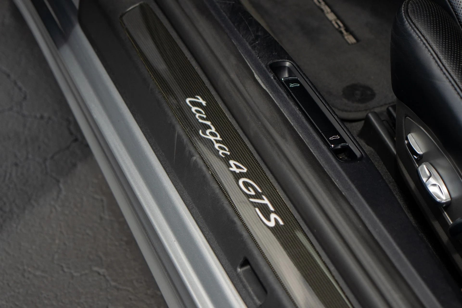 mph037_1654532860_Used_2019_Porsche_911_Targa_4_GTS_1756154089_ed75a66a72