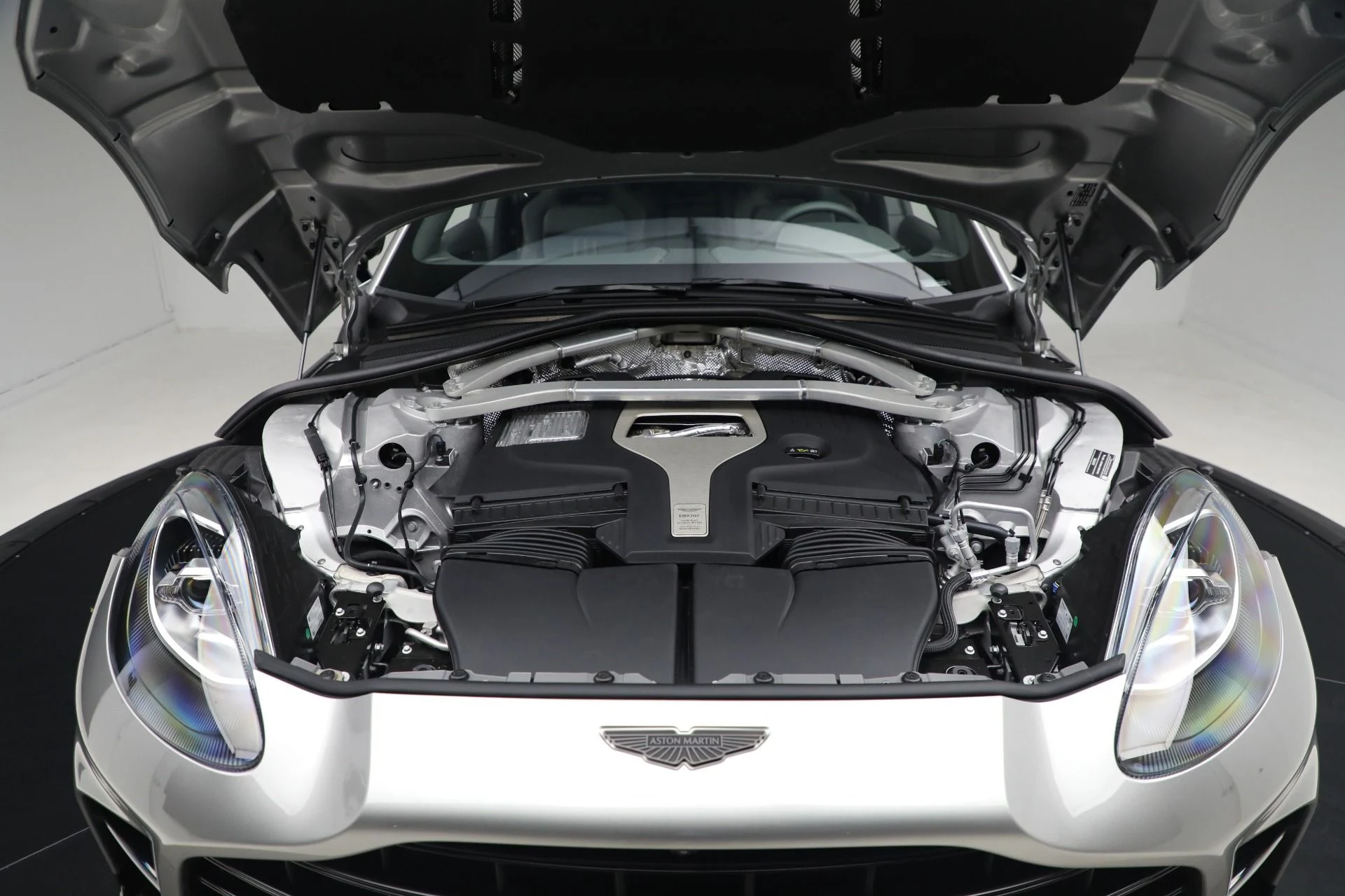 mph037_1657653950_New_2025_Aston_Martin_DBX_707_3a0caab444