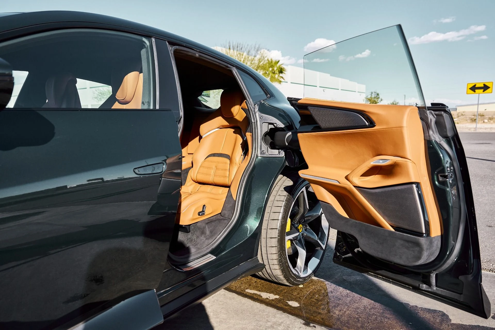 mph037_1679224579_Used_2026_Ferrari_Purosangue_1771462132_6b91885cf2