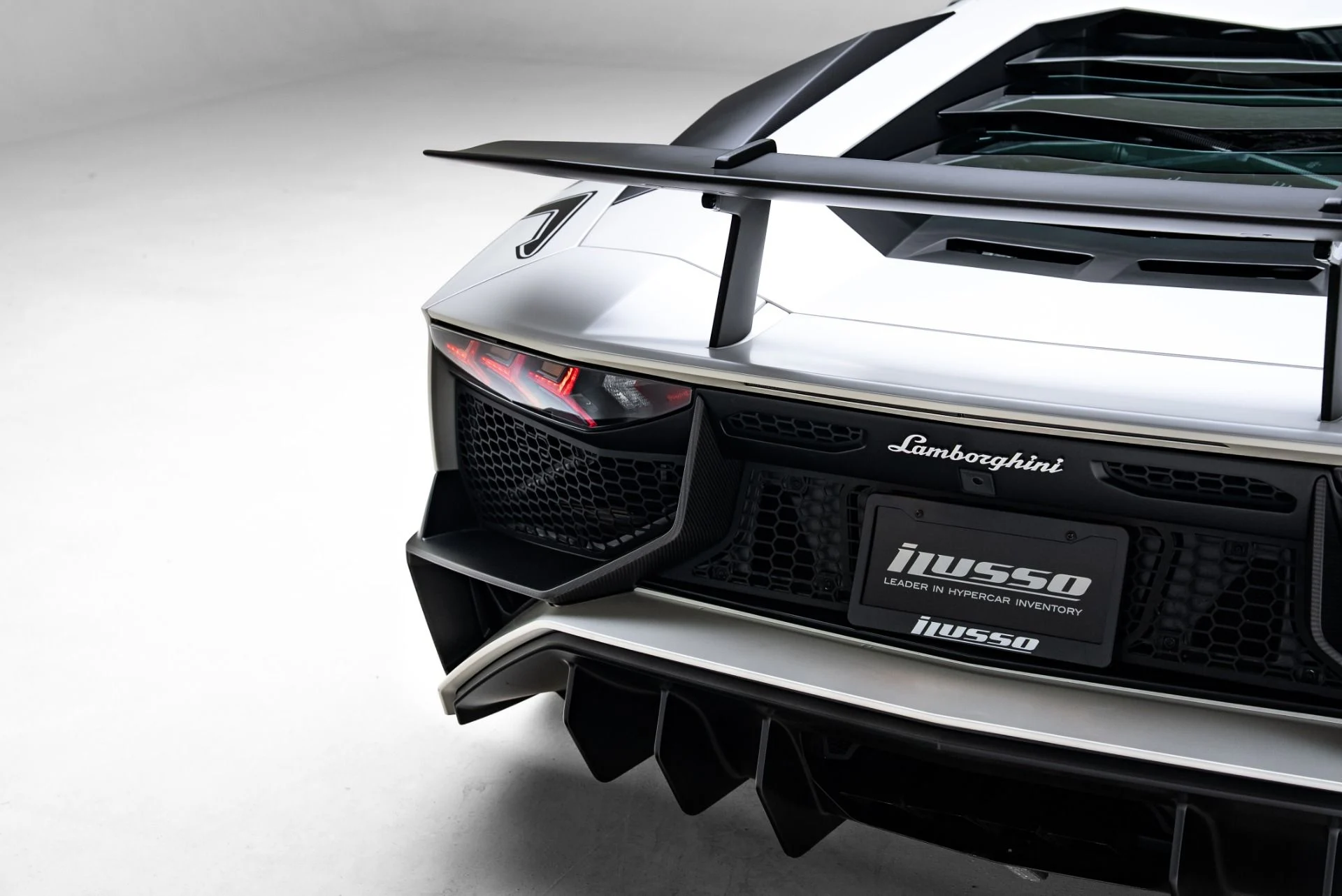 mph037_168185136_Used_2016_Lamborghini_Aventador_SV_1775078140_fb6a6daba8