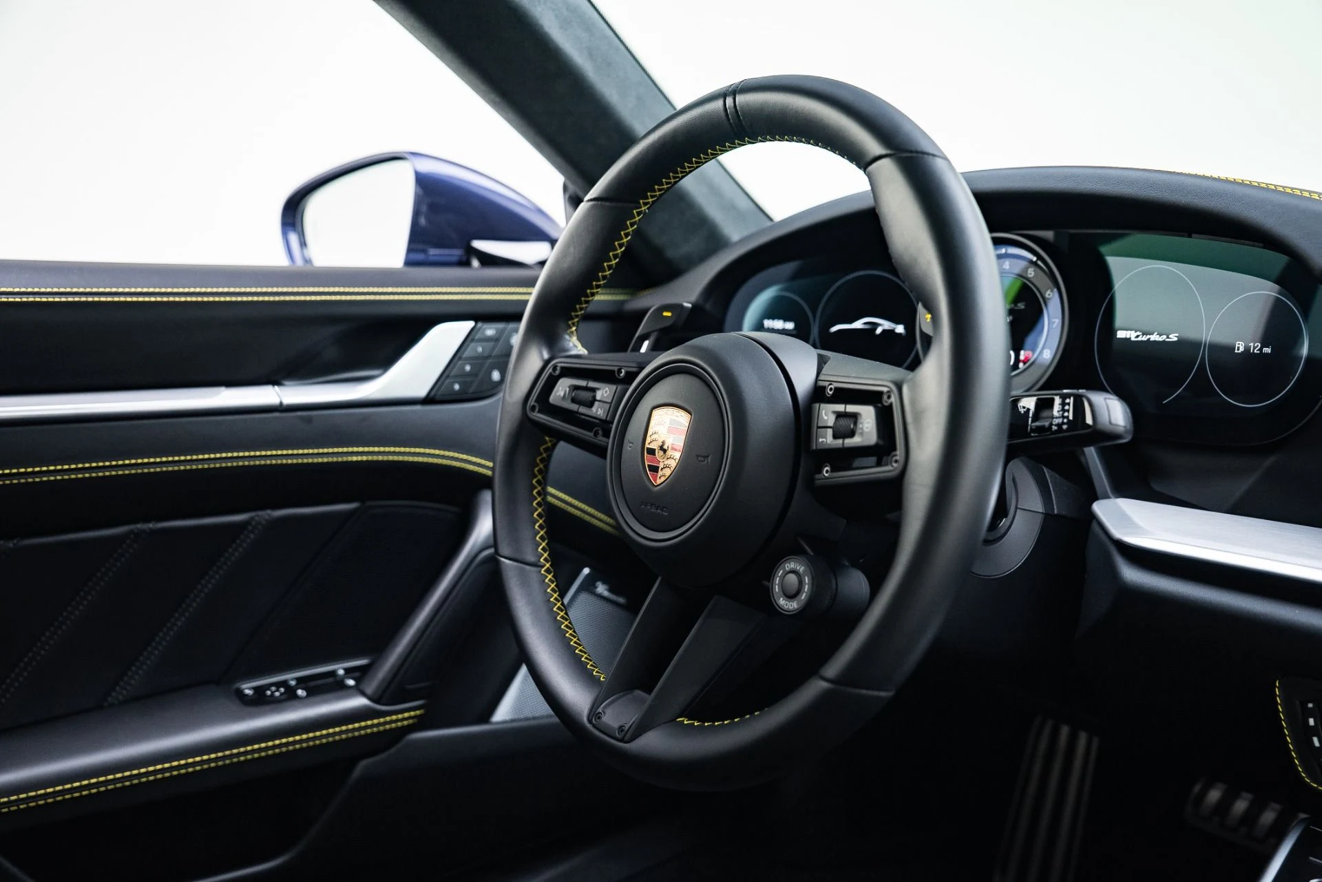 mph037_1684072000_Used_2022_Porsche_911_Turbo_S_1766184764_d1541f865d