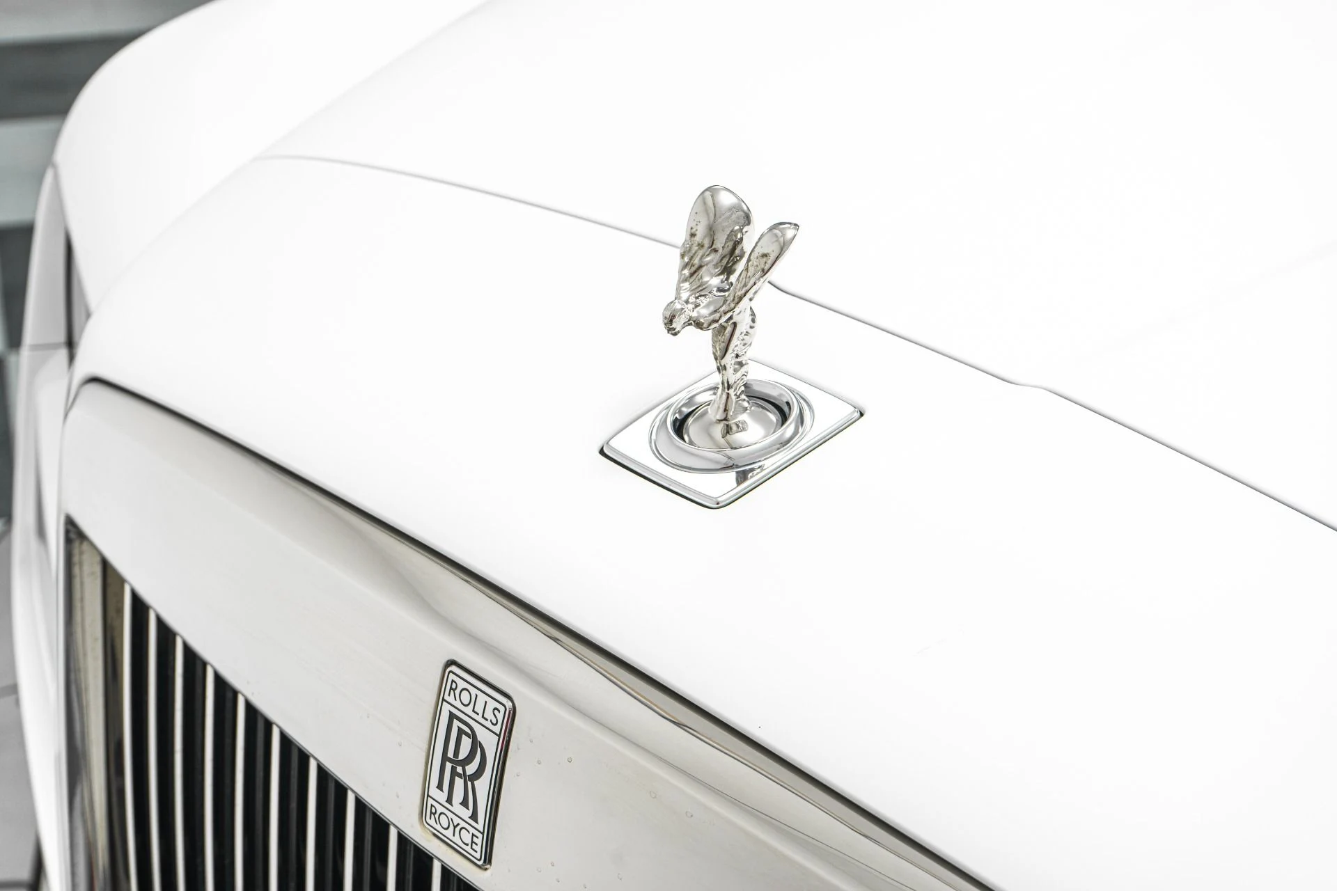 mph037_1702074693_Used_2024_Rolls_Royce_Cullinan_Shooting_Star_Headliner_Picnic_Tables_Low_Miles_1772230993_dfdac07f9a