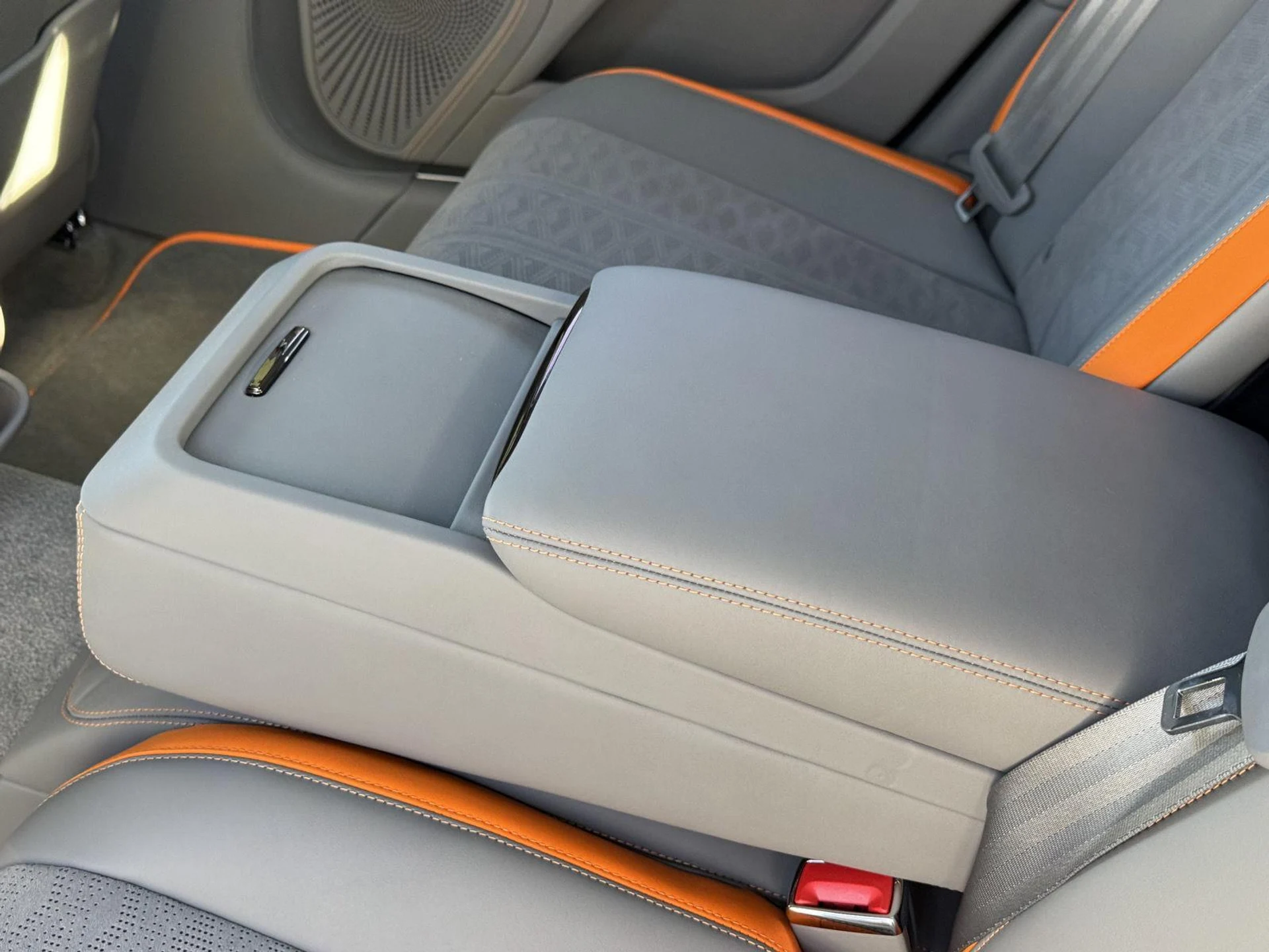 mph037_1711696354_eb70dc332c9f314074e6d921a2a12ea6_e2219df3bf