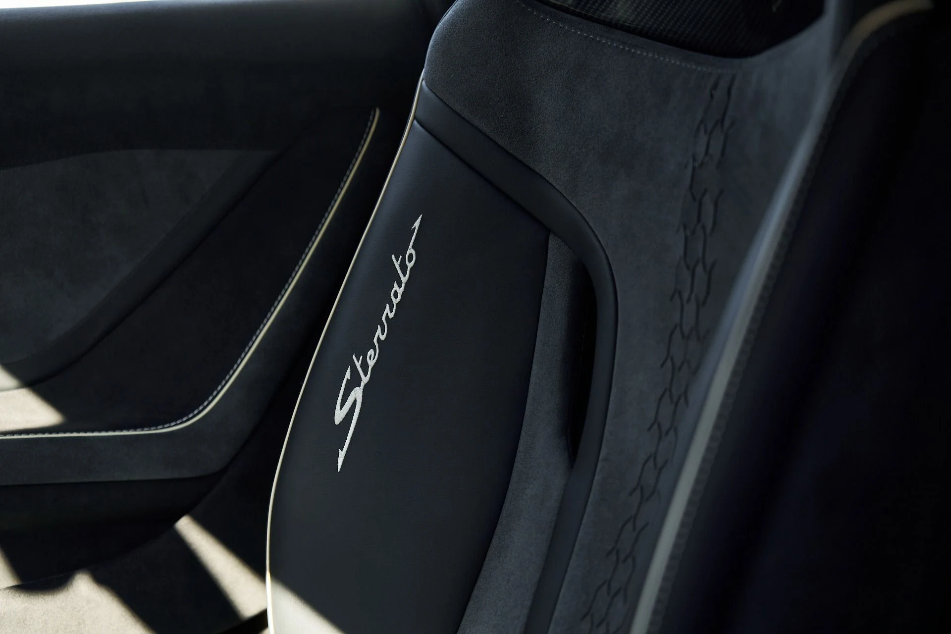 mph037_1725033569_Used_2024_Lamborghini_Huracan_Sterrato_Base_1760828480_0320d51981