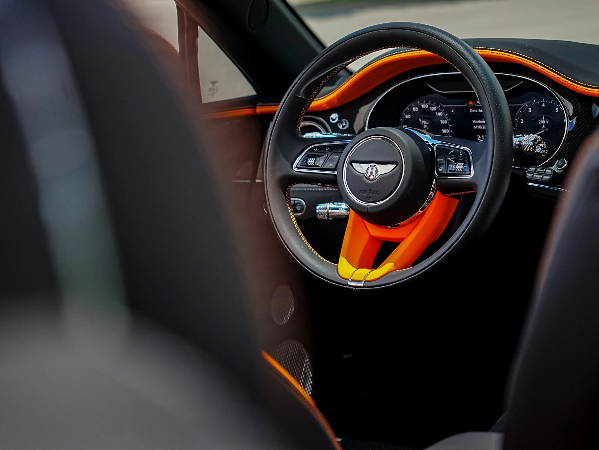 mph037_1734964897_Hi_Tech_Luxury_Imports_LLC_SCBDT_4_ZG_2_PC_008421_image_37_1ff7b3d22c