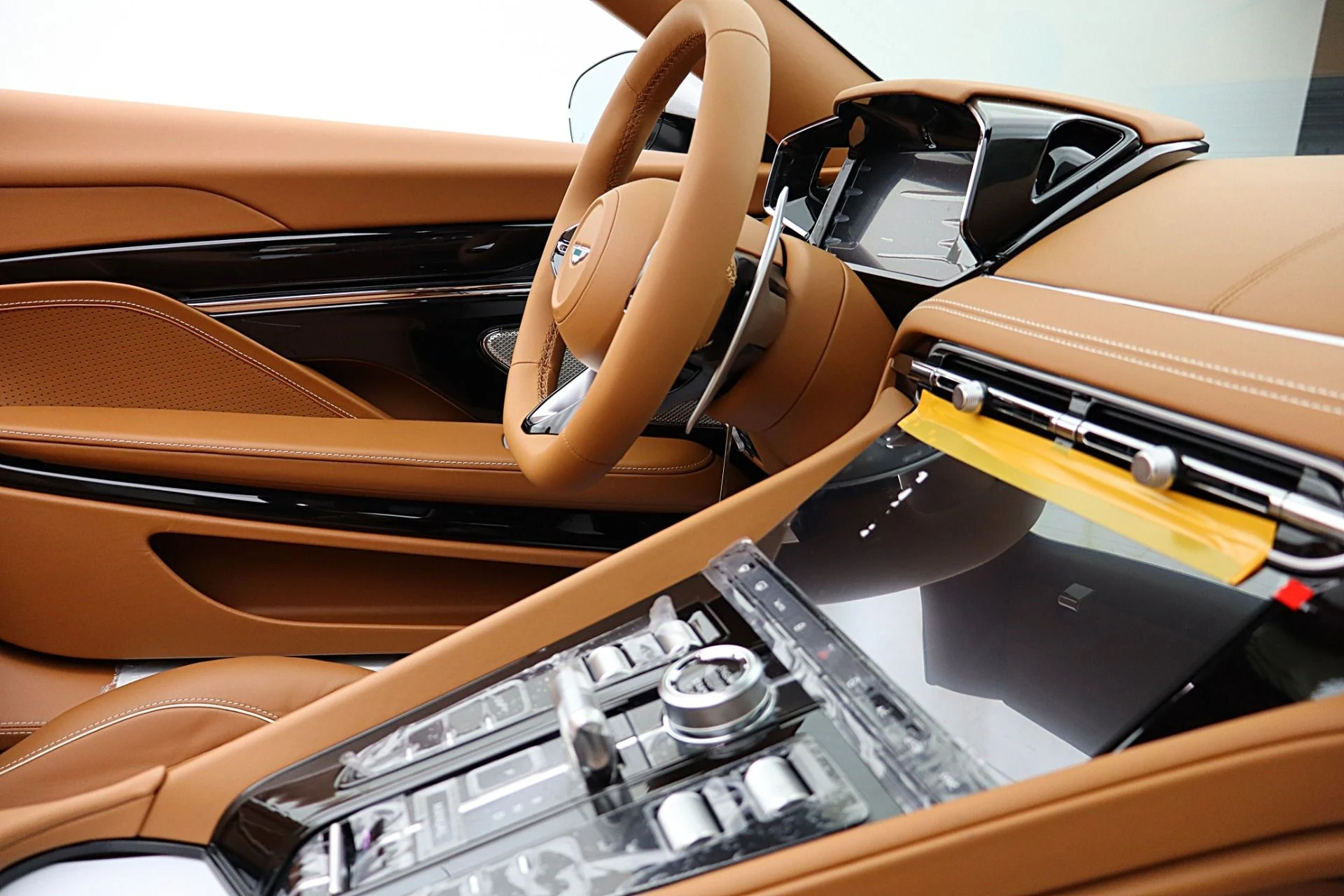 mph037_1744497624_New_2026_Aston_Martin_DB_12_S_Volante_6f1b9ae595