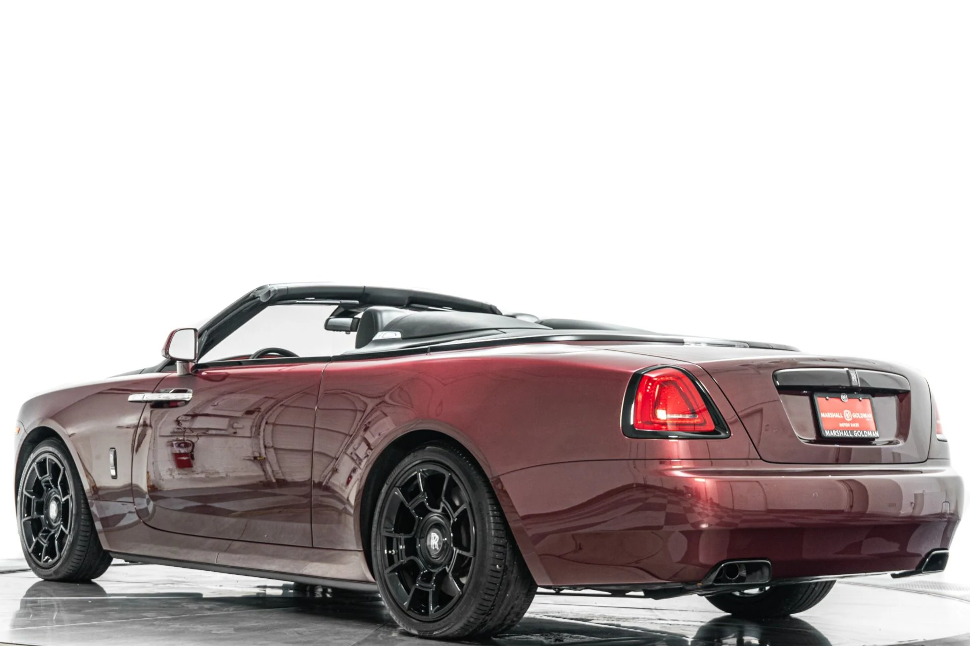 mph037_1757263932_Used_2019_Rolls_Royce_Dawn_Black_Badge_1773693933_2a4500f800