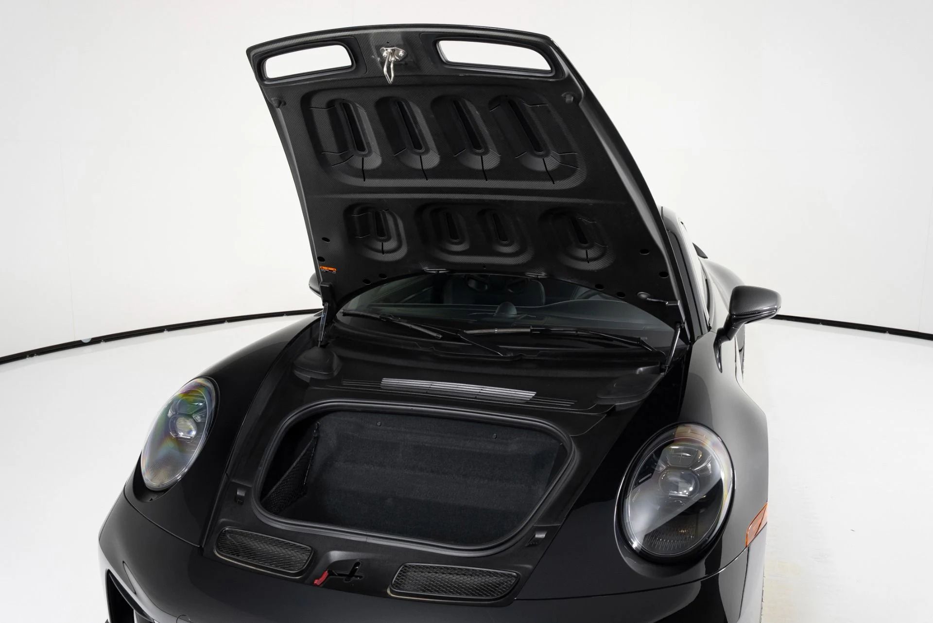 mph037_1765407257_Used_2024_Porsche_911_GT_3_Touring_1752789149_e26cc91870