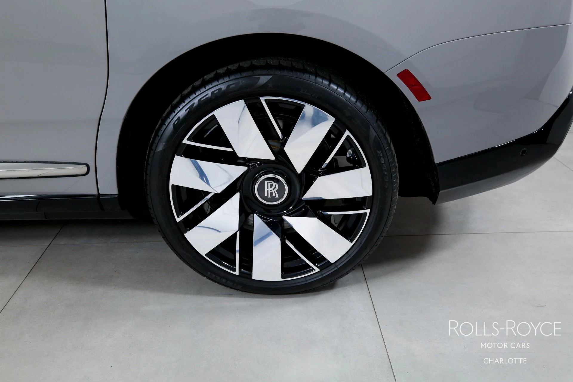 mph037_1773474939_Used_2025_Rolls_Royce_Cullinan_1771363273_d95473e79d