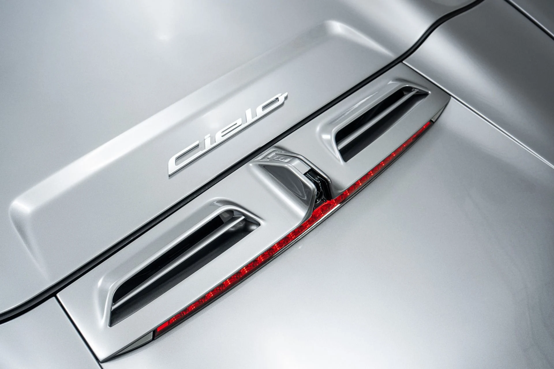 mph037_1786507654_Used_2023_Maserati_MC_20_Cielo_351_Miles_Lightweight_Racing_Seats_Interior_Carbon_Fiber_Package_1774034660_df7a8cc8bc