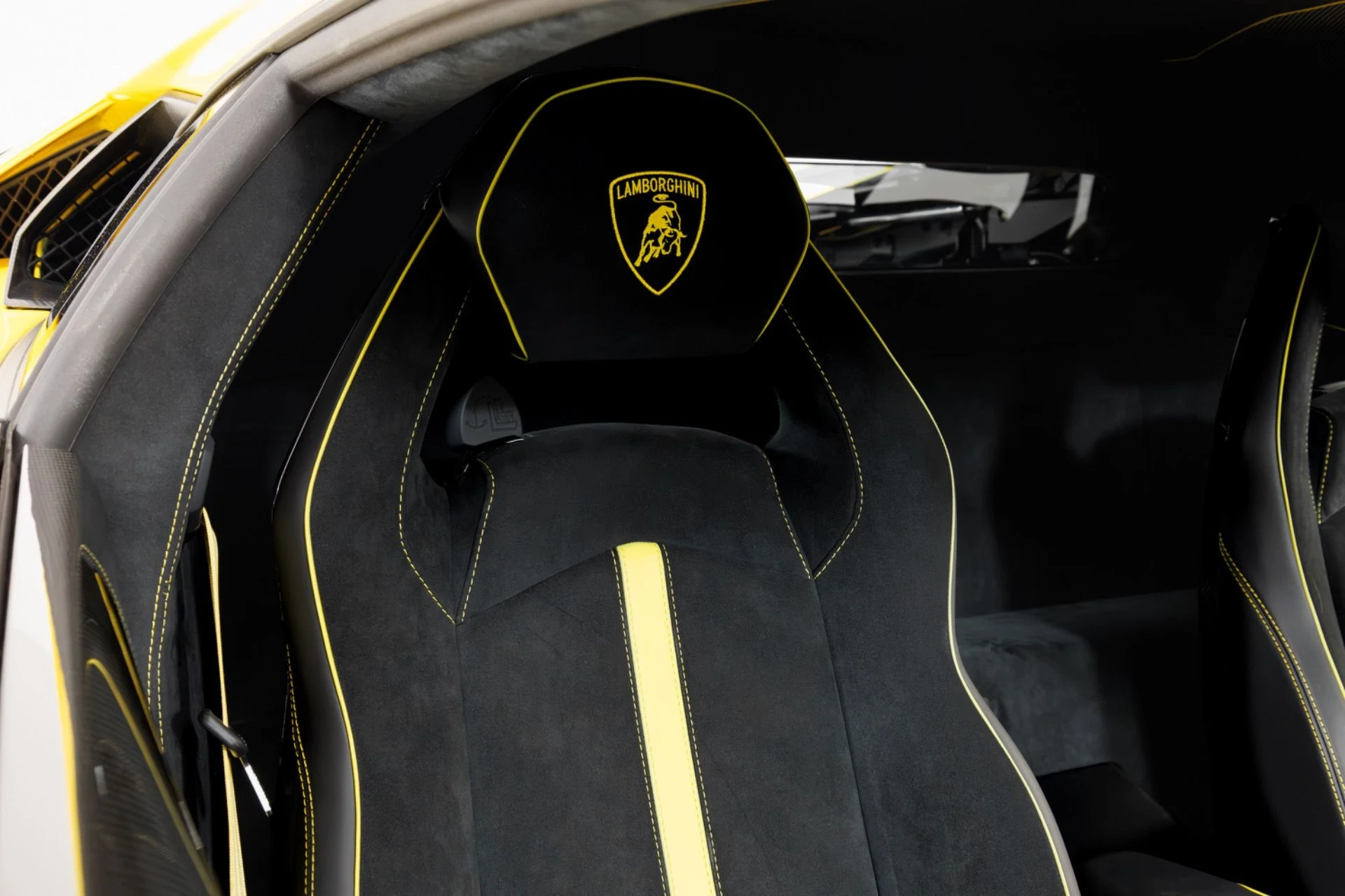 mph037_1787459044_Used_2016_Lamborghini_Aventador_LP_750_4_Superveloce_1785278593_e109eb5499