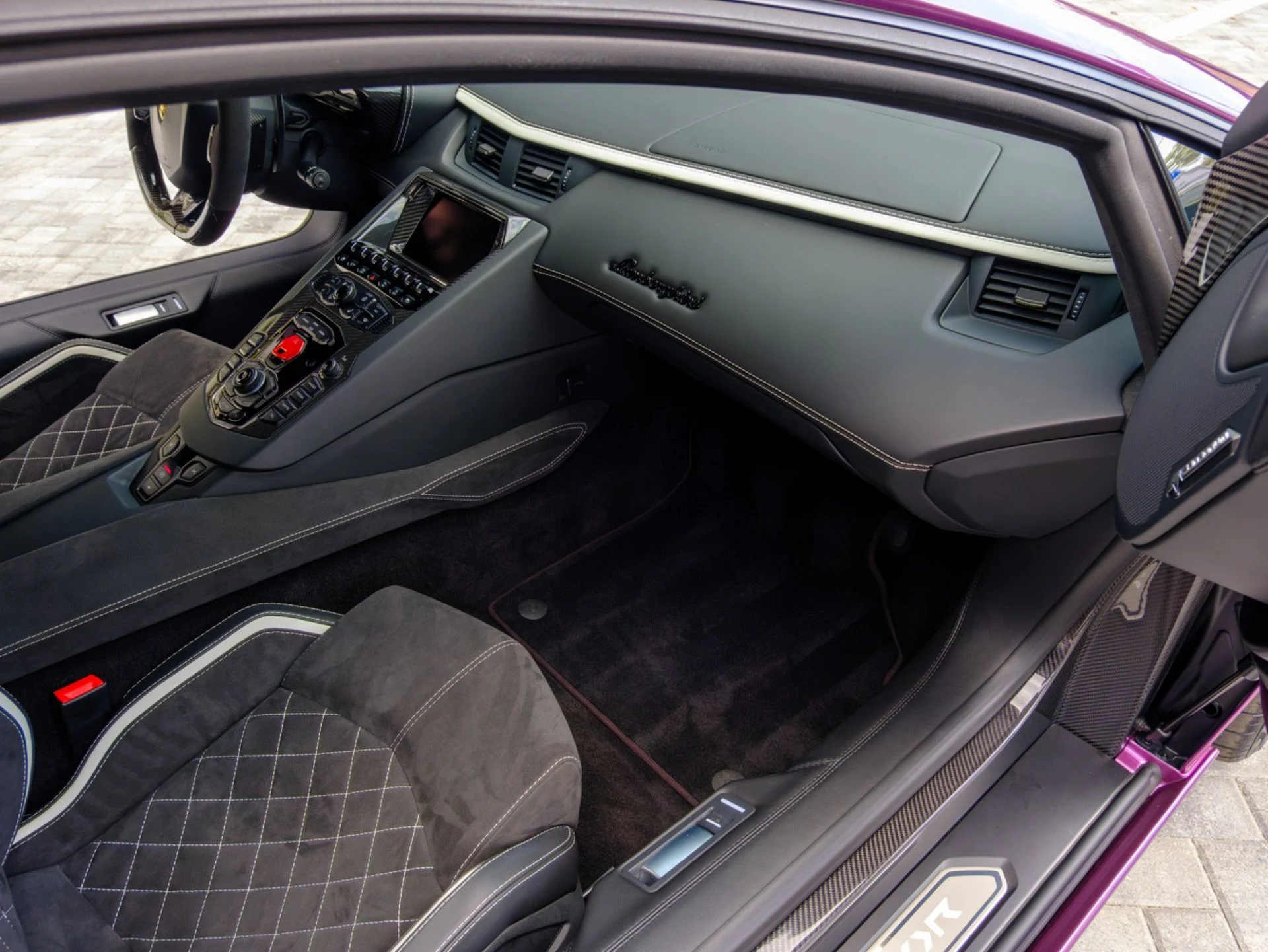 mph037_1788911635_Used_2018_Lamborghini_Aventador_S_1778520653_c058b062f3