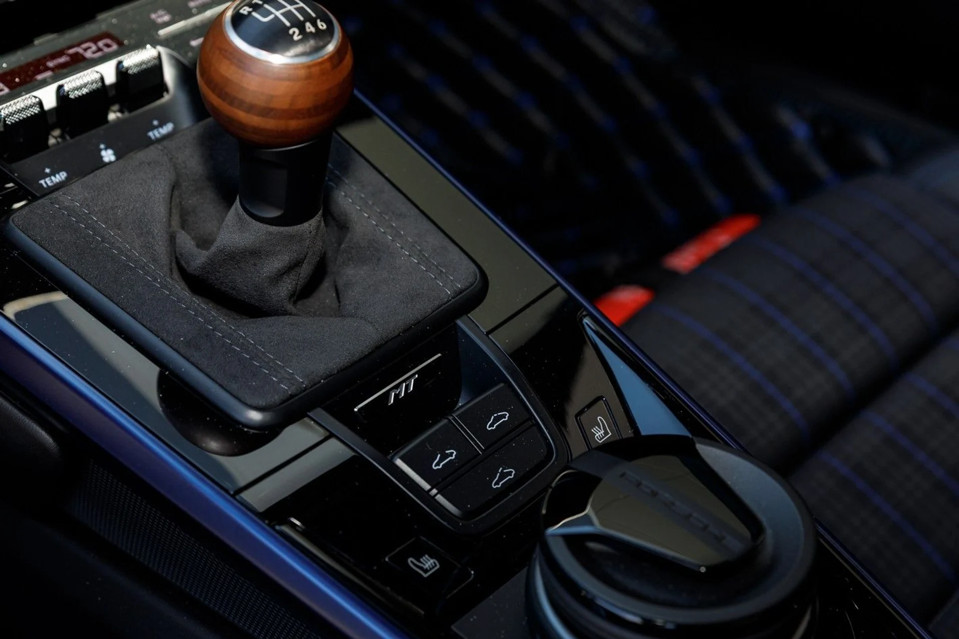 mph037_1792033254_666_p39_l_fe493d67bb