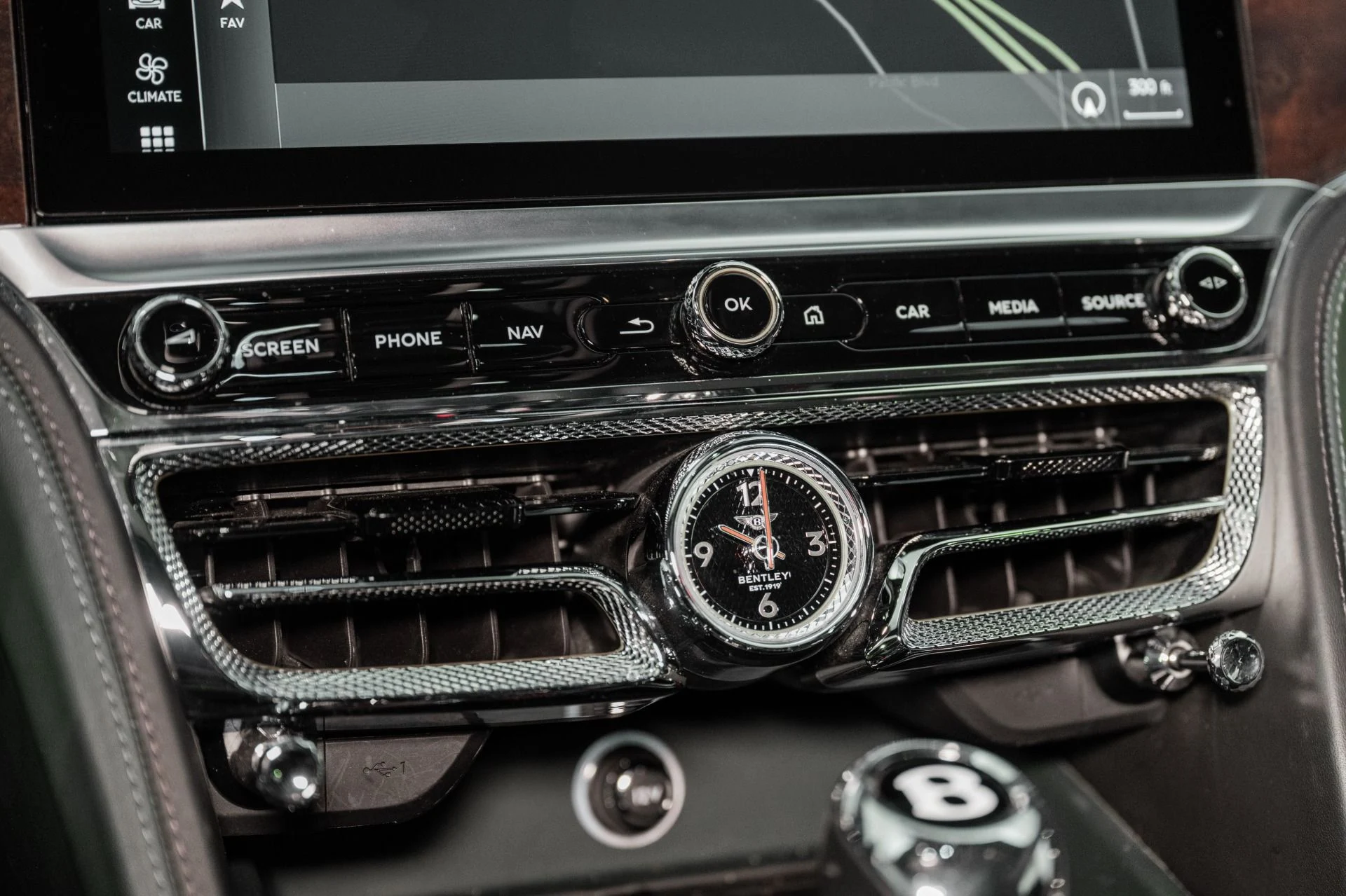 mph037_1798874643_Used_2022_Bentley_Flying_Spur_V8_1761057059_af535a0b1e