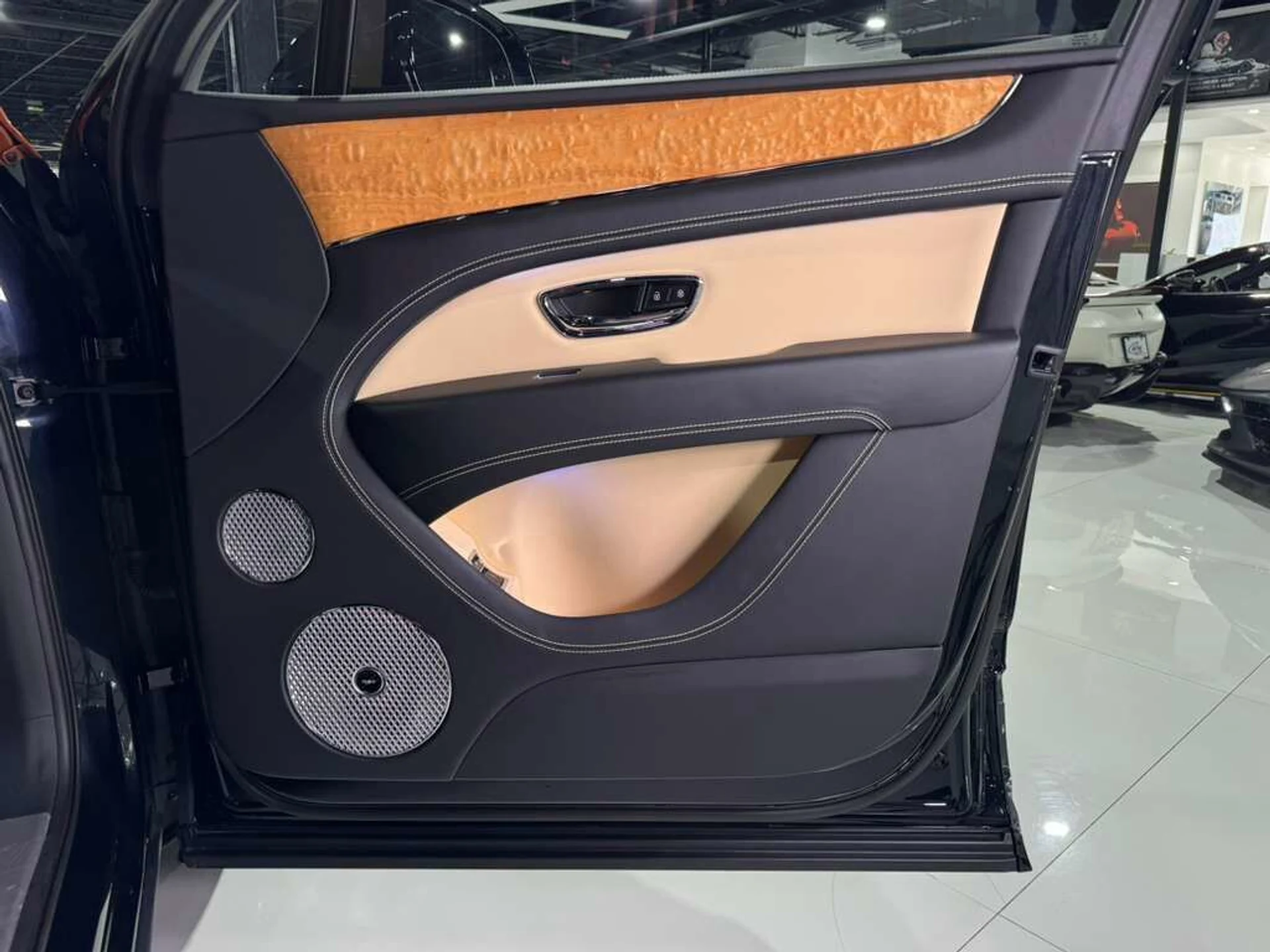 mph037_1806179972_f26f2b4736bef0ce31f9a365f2f3a5c4_1348cb6eb7