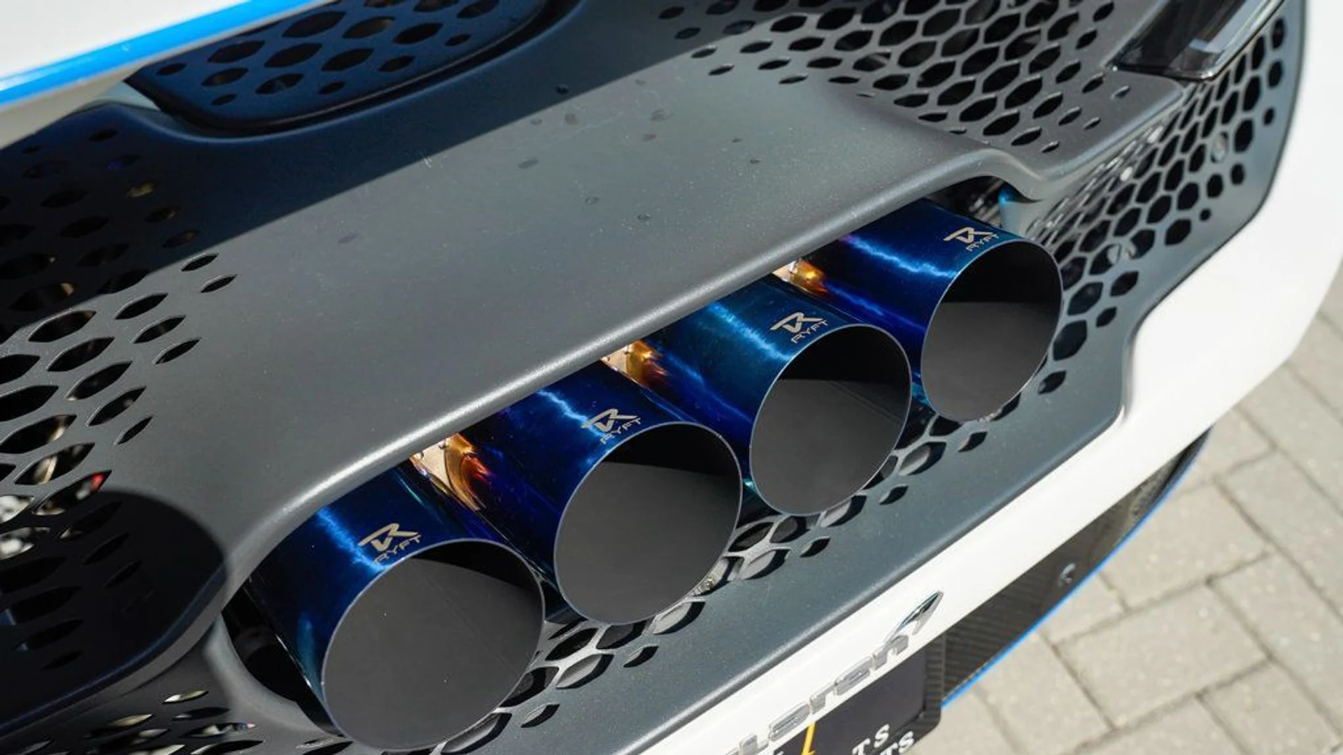 mph037_1806448353_used_2021_mclaren_765lt_coupe_14354_22828181_38_1024_6c934f7a1e